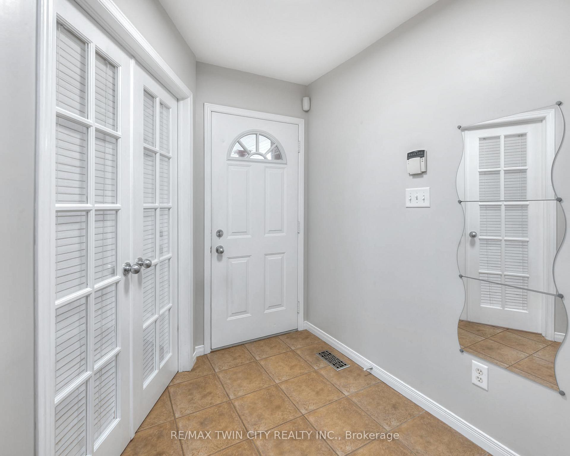 Photo 3 of 755 Shediac Crescent, Waterloo — HOMEH