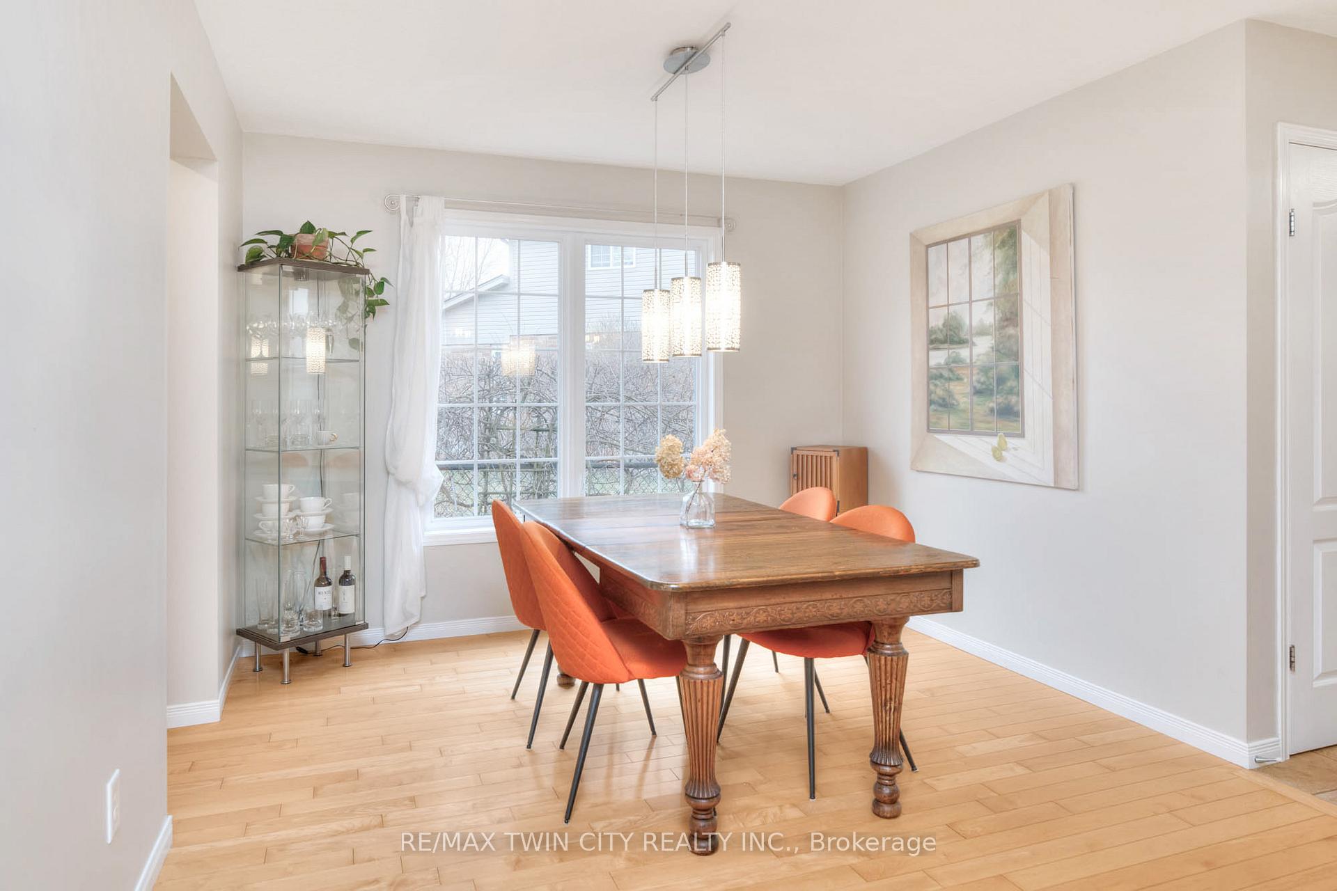Photo 7 of 755 Shediac Crescent, Waterloo — HOMEH
