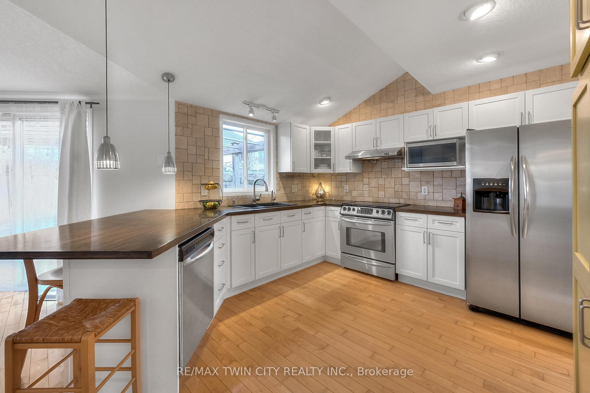 Photo 12 of 755 Shediac Crescent, Waterloo — HOMEH