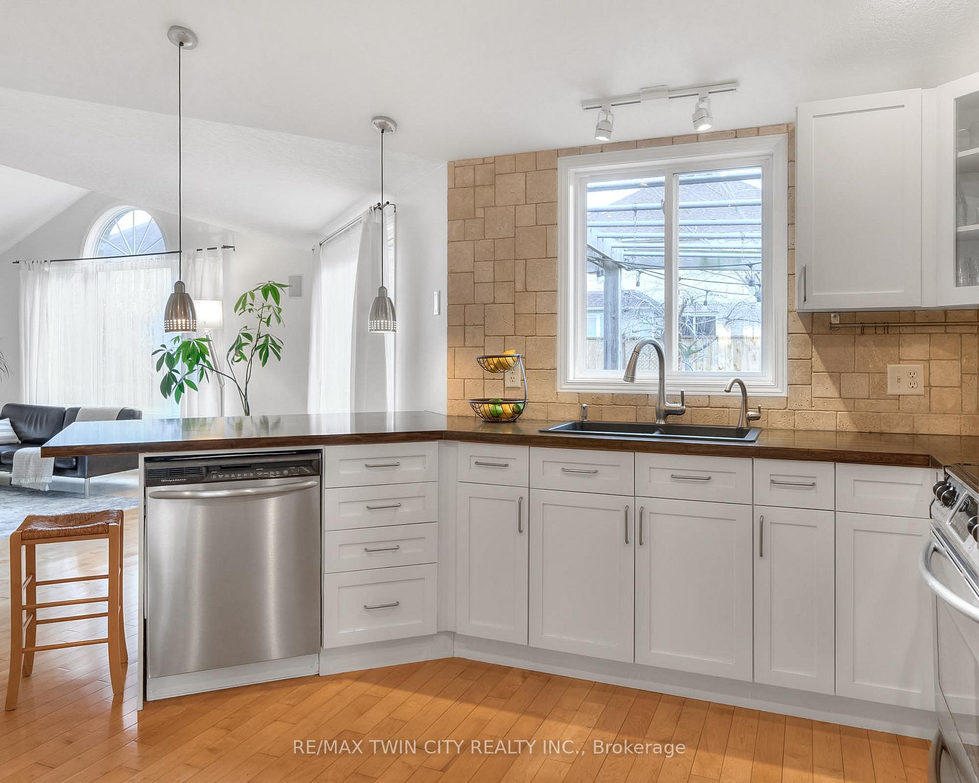 Photo 14 of 755 Shediac Crescent, Waterloo — HOMEH