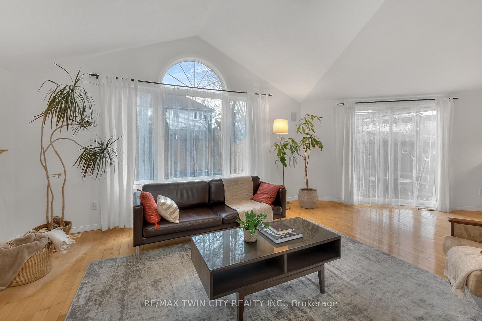 Photo 15 of 755 Shediac Crescent, Waterloo — HOMEH