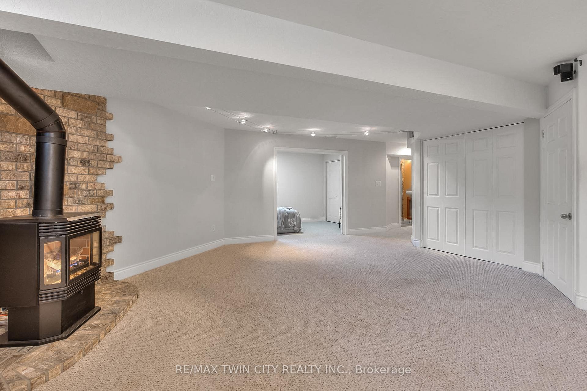 Photo 33 of 755 Shediac Crescent, Waterloo — HOMEH