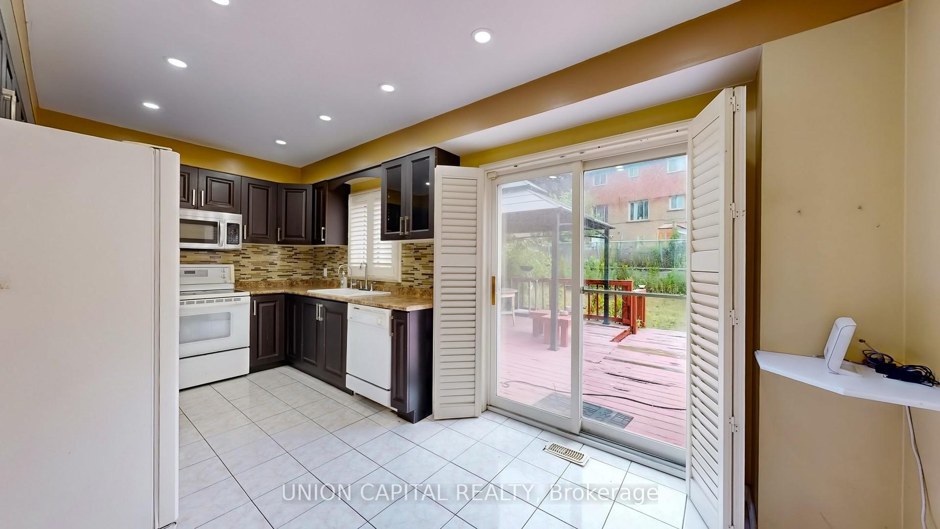 Photo 4 of 58 Reed Drive, Ajax, Central — HOMEH