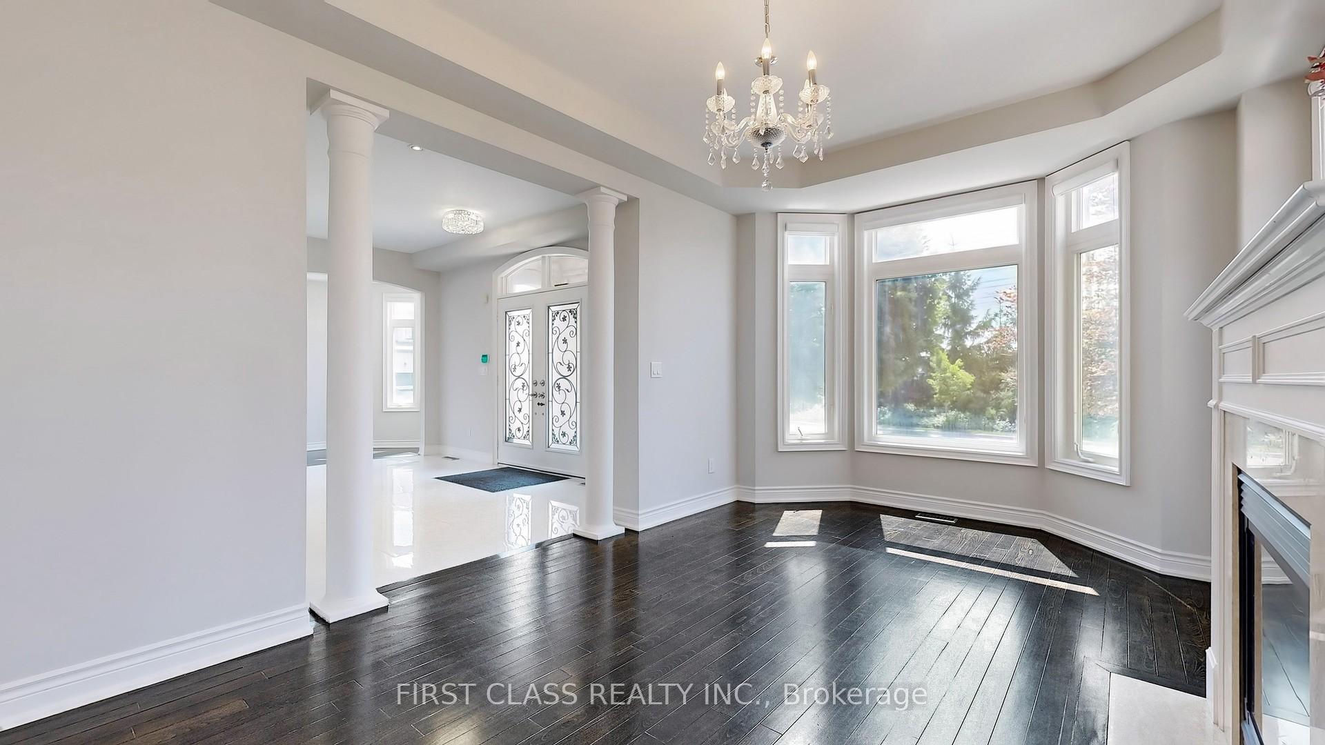 Photo 2 of 69 Weslock Crescent, Aurora, Bayview Northeast — HOMEH