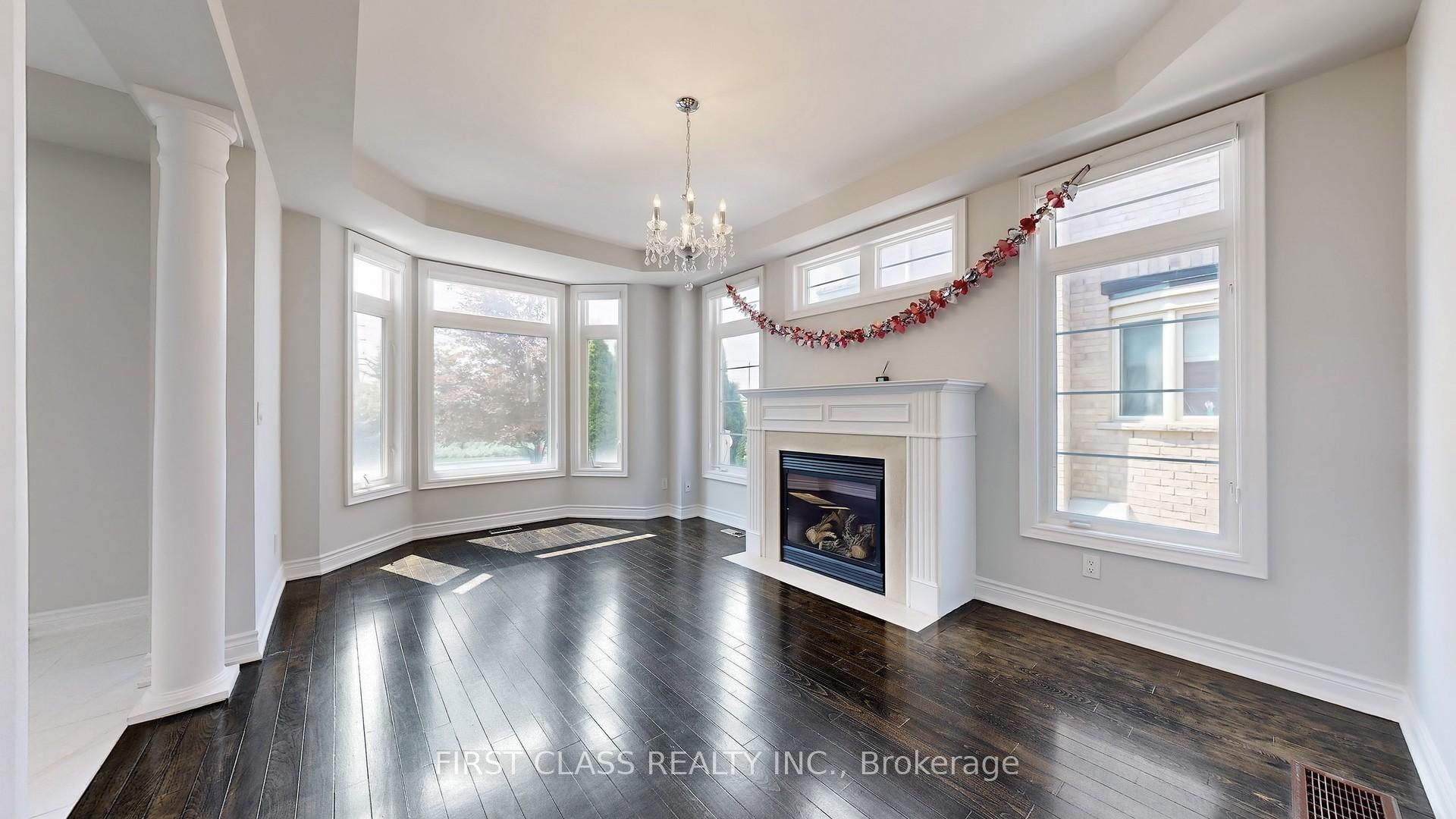 Photo 5 of 69 Weslock Crescent, Aurora, Bayview Northeast — HOMEH