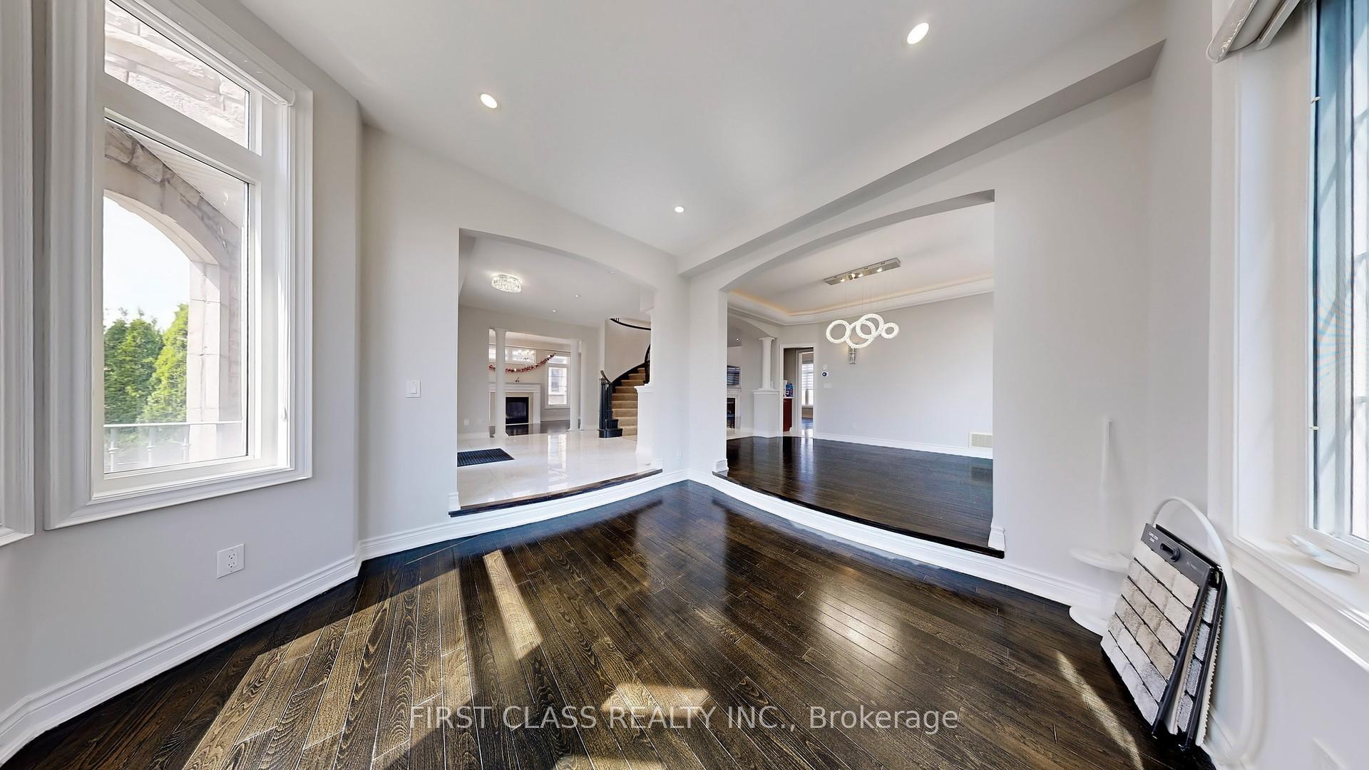 Photo 6 of 69 Weslock Crescent, Aurora, Bayview Northeast — HOMEH
