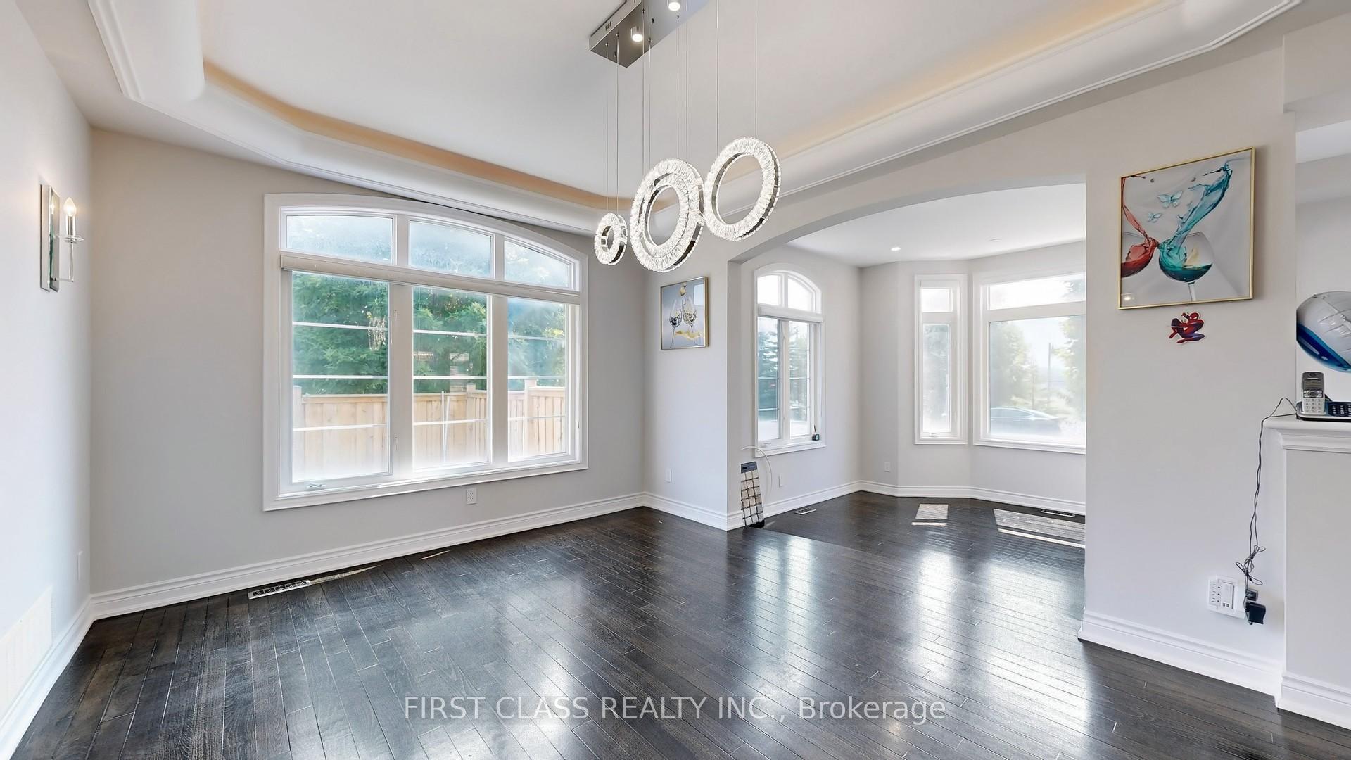 Photo 8 of 69 Weslock Crescent, Aurora, Bayview Northeast — HOMEH
