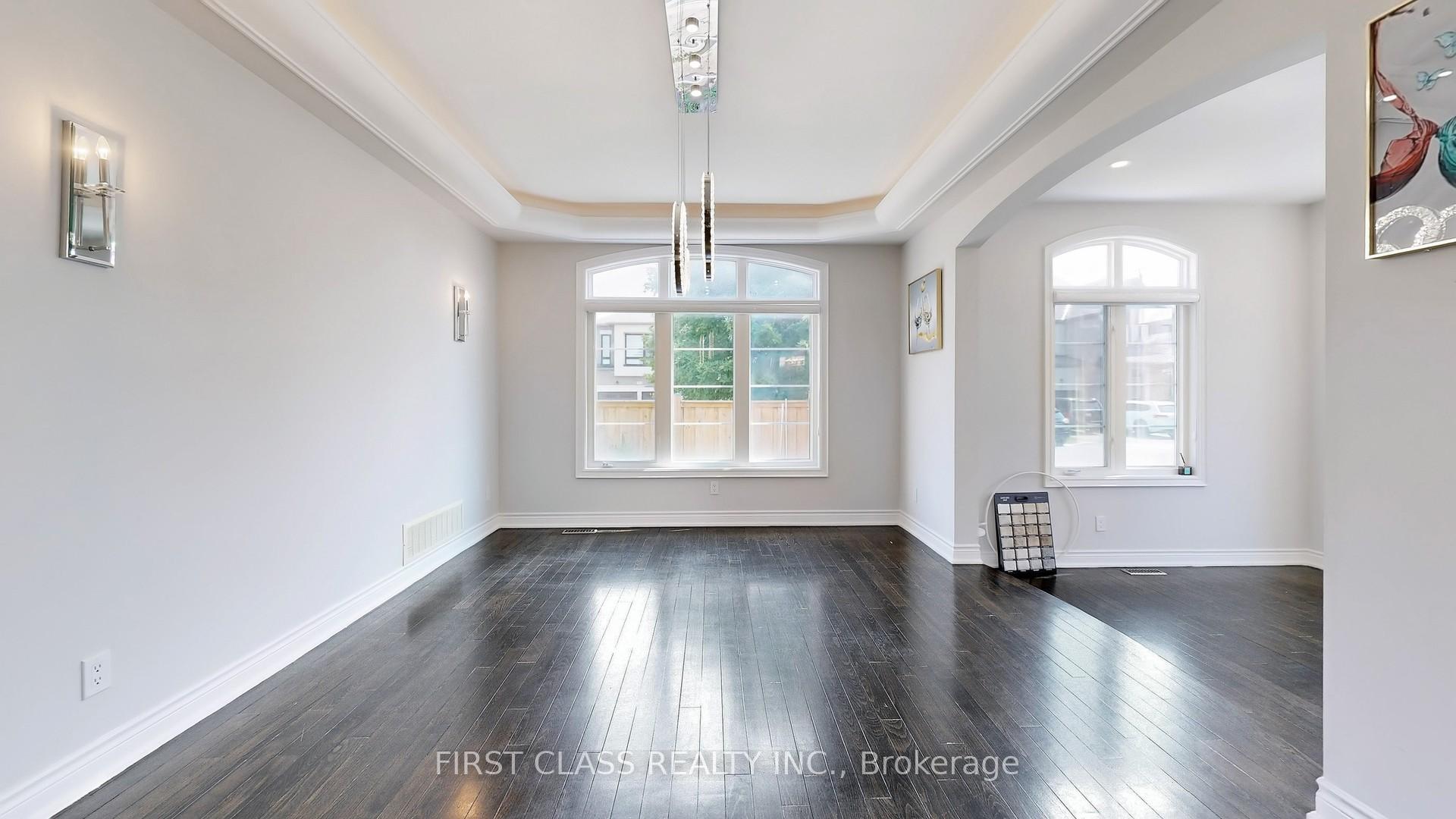 Photo 11 of 69 Weslock Crescent, Aurora, Bayview Northeast — HOMEH