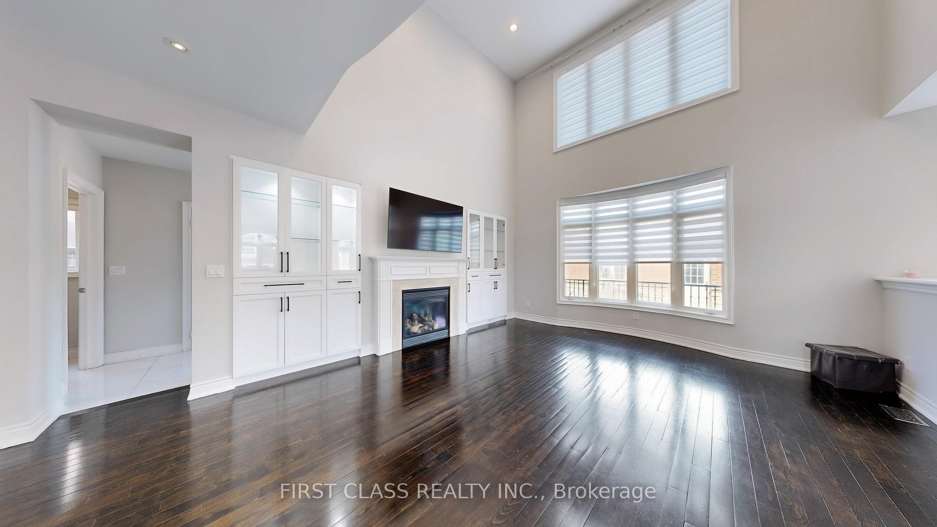 Photo 15 of 69 Weslock Crescent, Aurora, Bayview Northeast — HOMEH