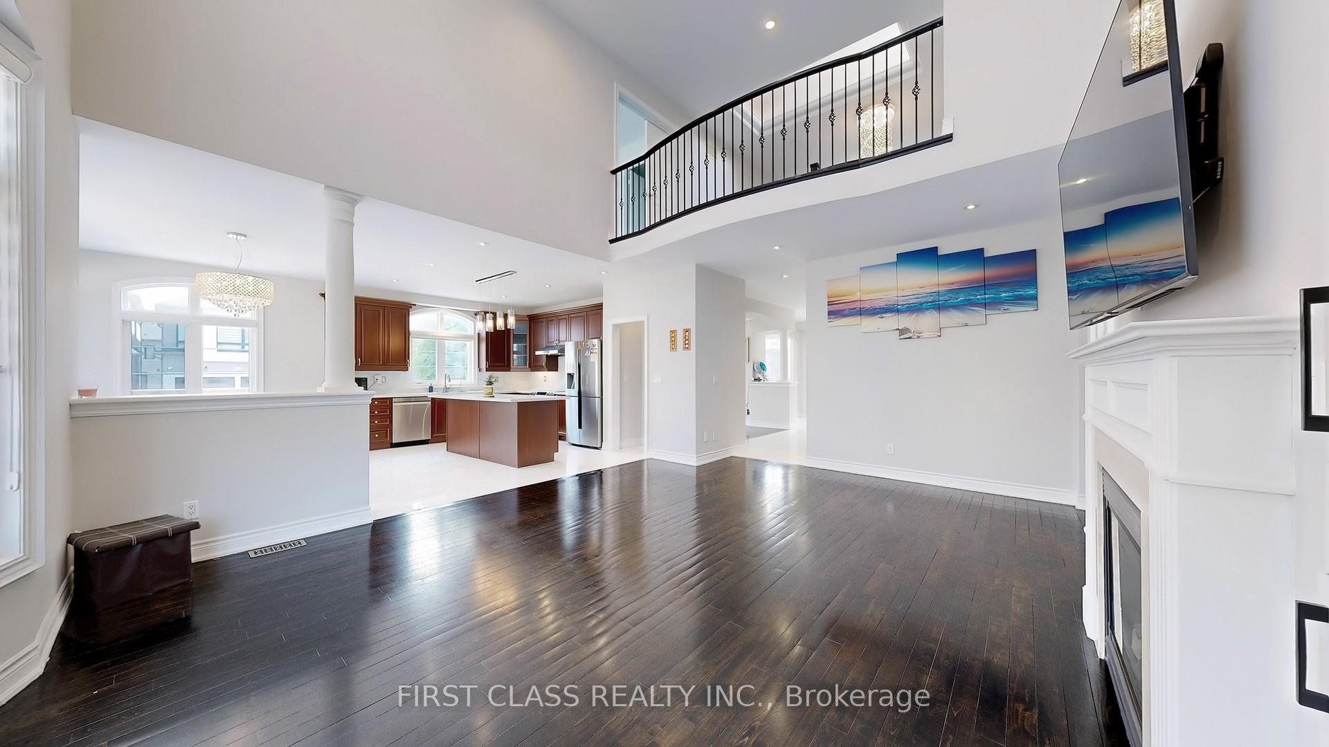 Photo 14 of 69 Weslock Crescent, Aurora, Bayview Northeast — HOMEH