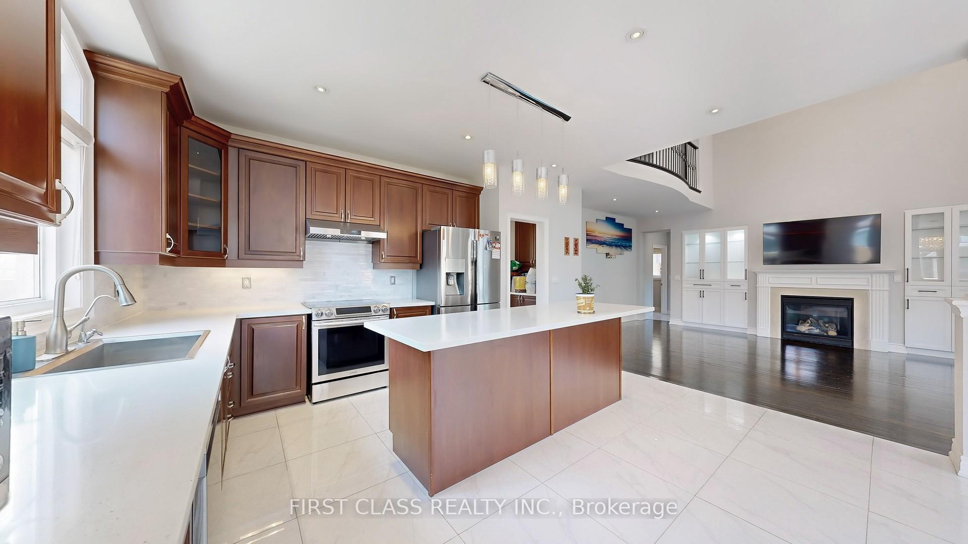 Photo 16 of 69 Weslock Crescent, Aurora, Bayview Northeast — HOMEH