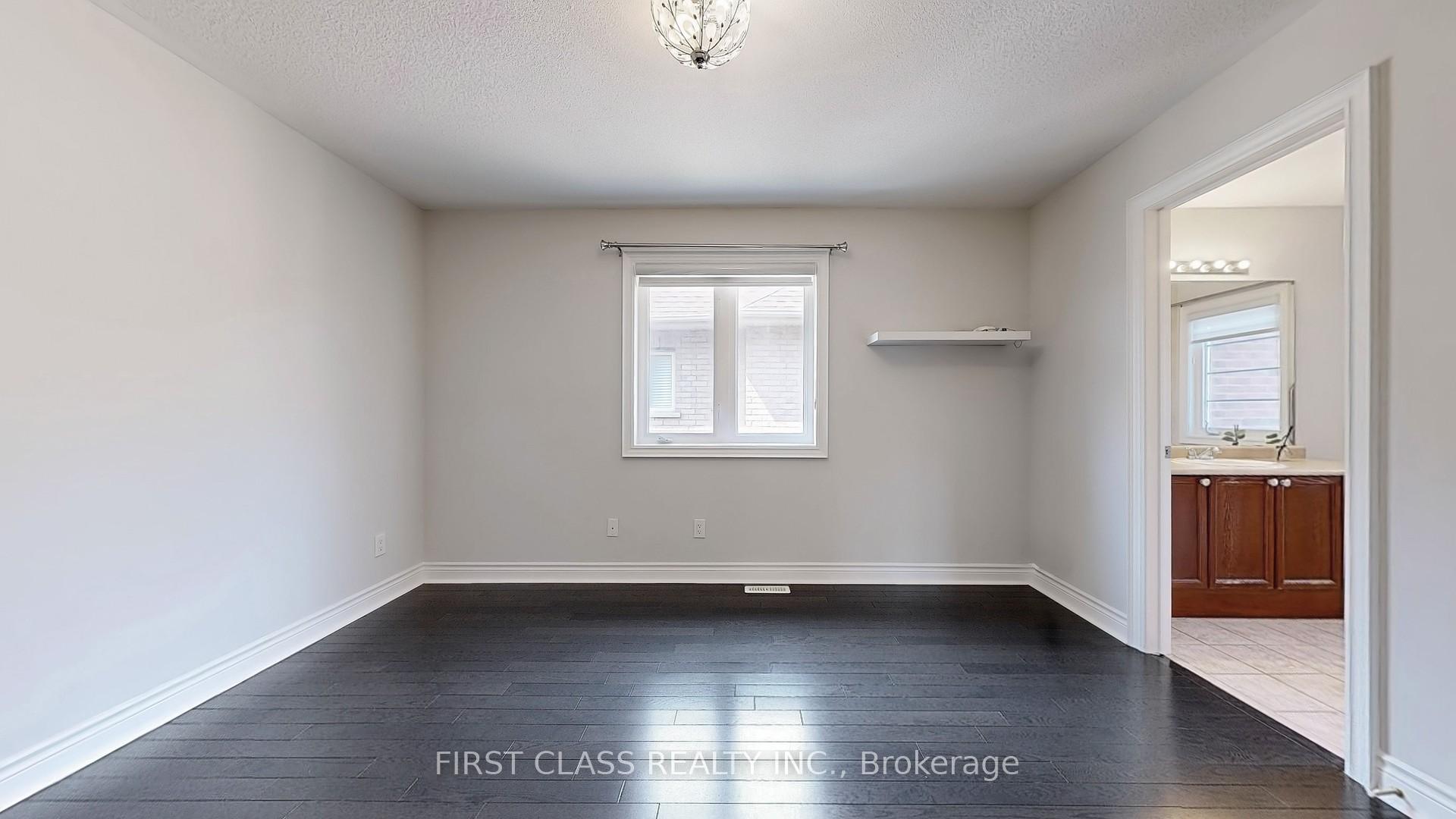Photo 33 of 69 Weslock Crescent, Aurora, Bayview Northeast — HOMEH
