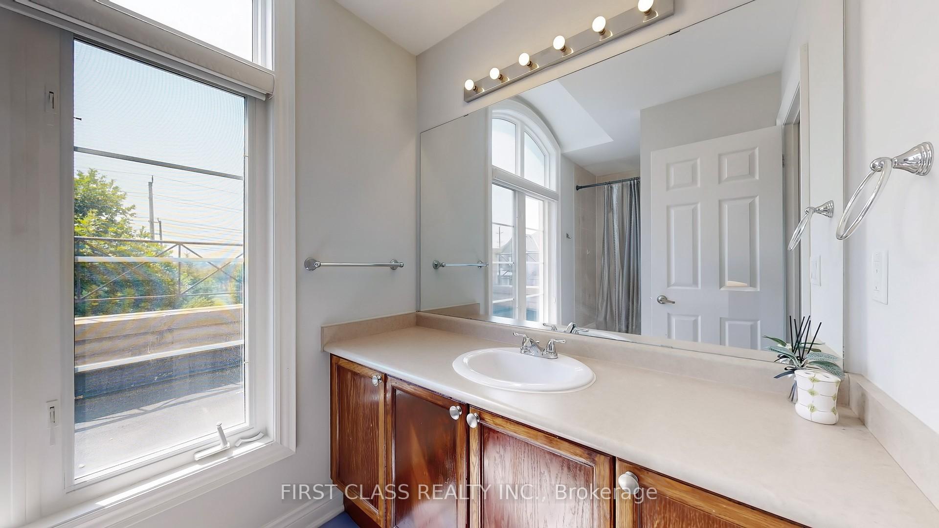 Photo 48 of 69 Weslock Crescent, Aurora, Bayview Northeast — HOMEH