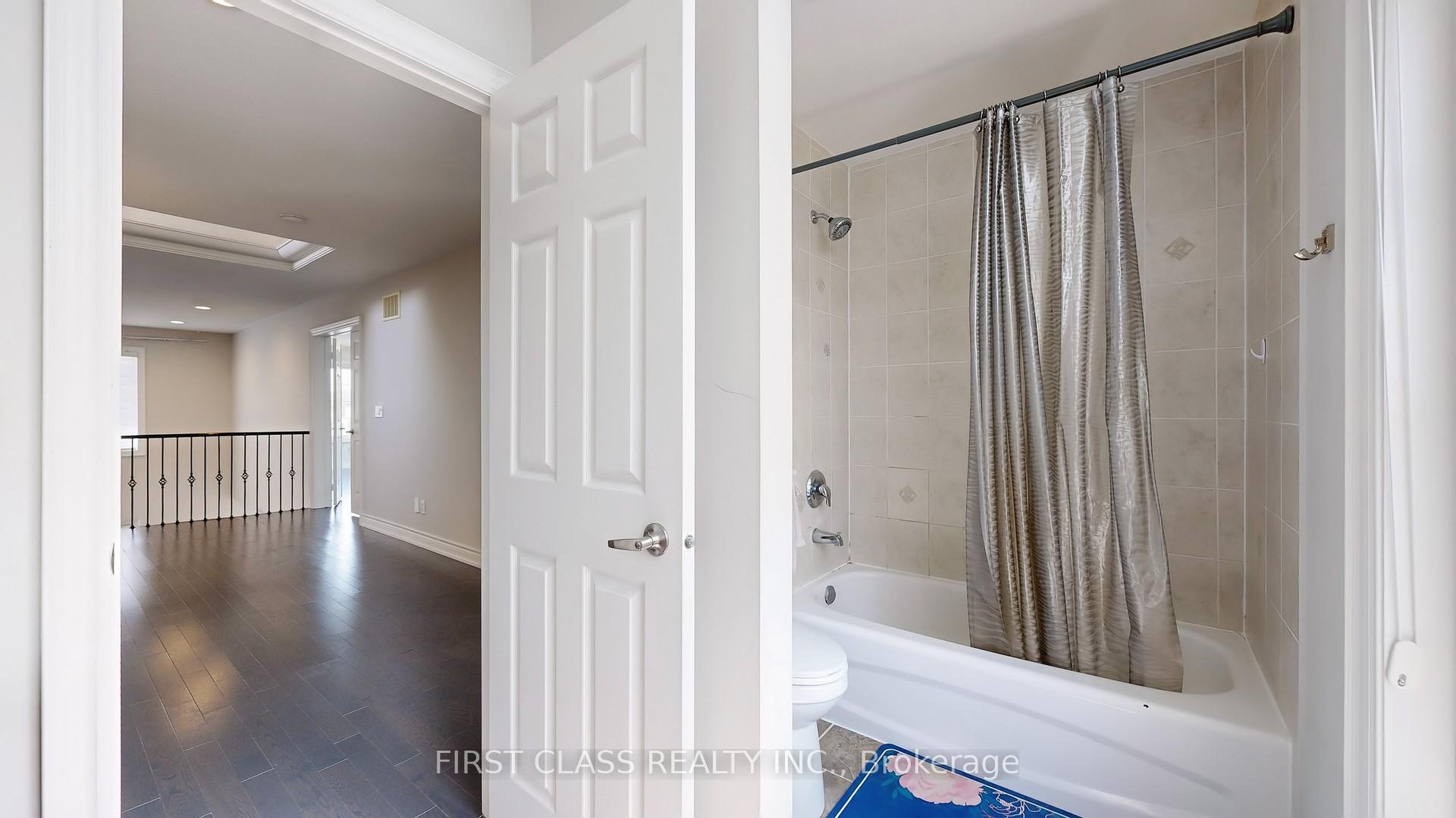 Photo 39 of 69 Weslock Crescent, Aurora, Bayview Northeast — HOMEH