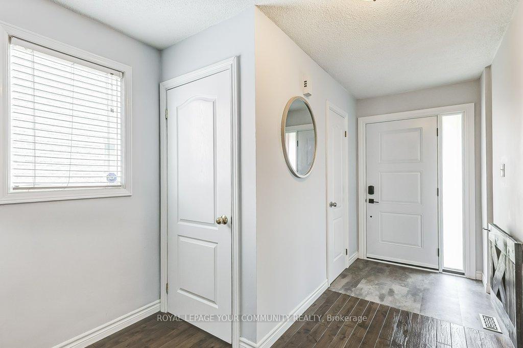 Photo 3 of 44 Canadian Oaks Drive, Whitby, Blue Grass Meadows — HOMEH