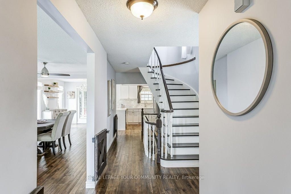 Photo 4 of 44 Canadian Oaks Drive, Whitby, Blue Grass Meadows — HOMEH