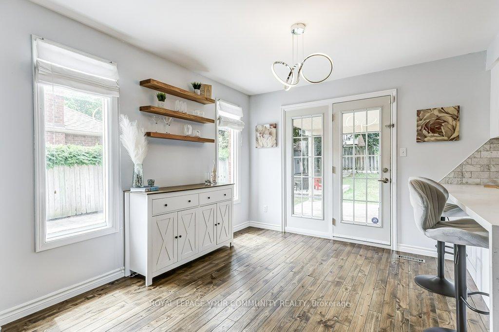 Photo 9 of 44 Canadian Oaks Drive, Whitby, Blue Grass Meadows — HOMEH