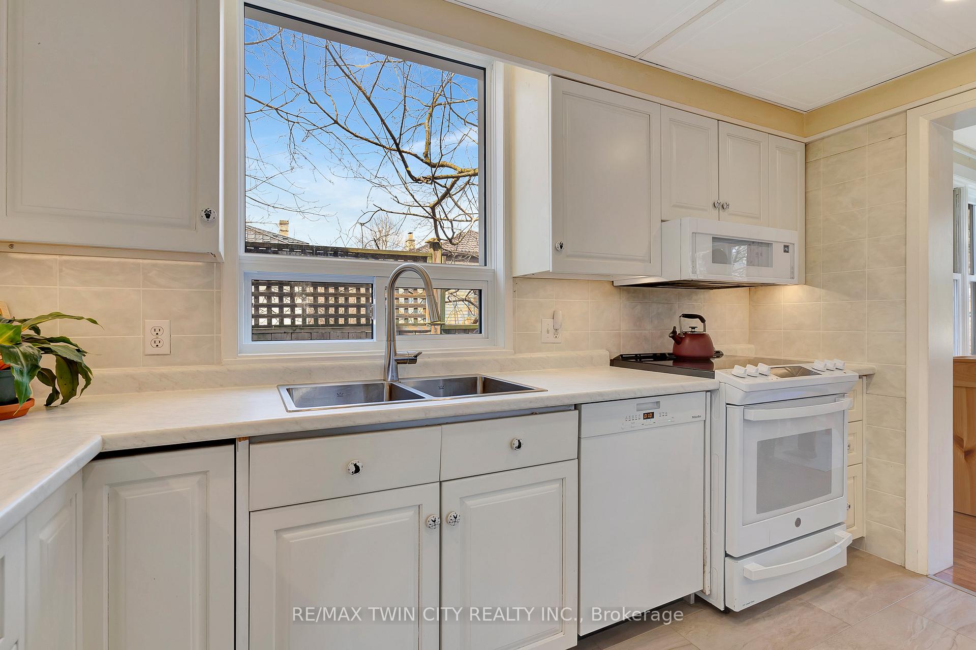 Photo 11 of 178 Herbert Street, Waterloo — HOMEH