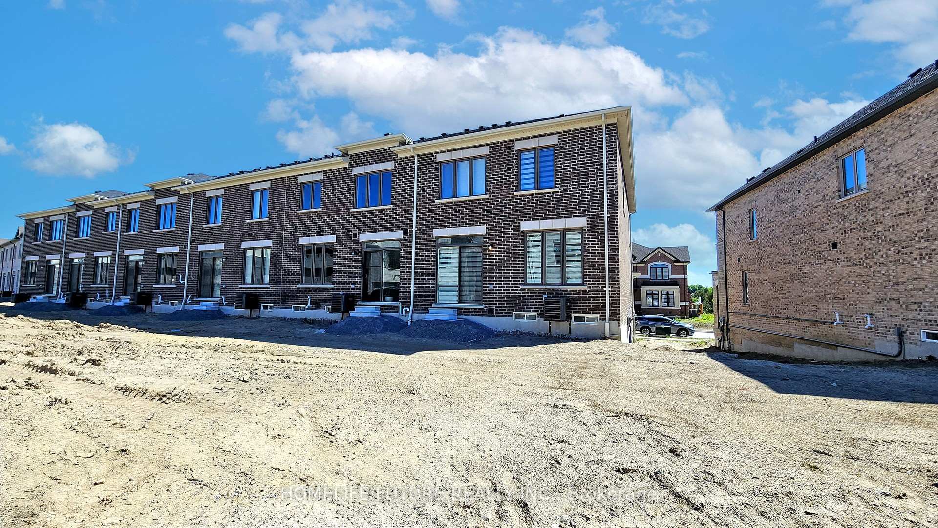 Photo 41 of 14 Van Wart Street, Whitby, Rural Whitby — HOMEH
