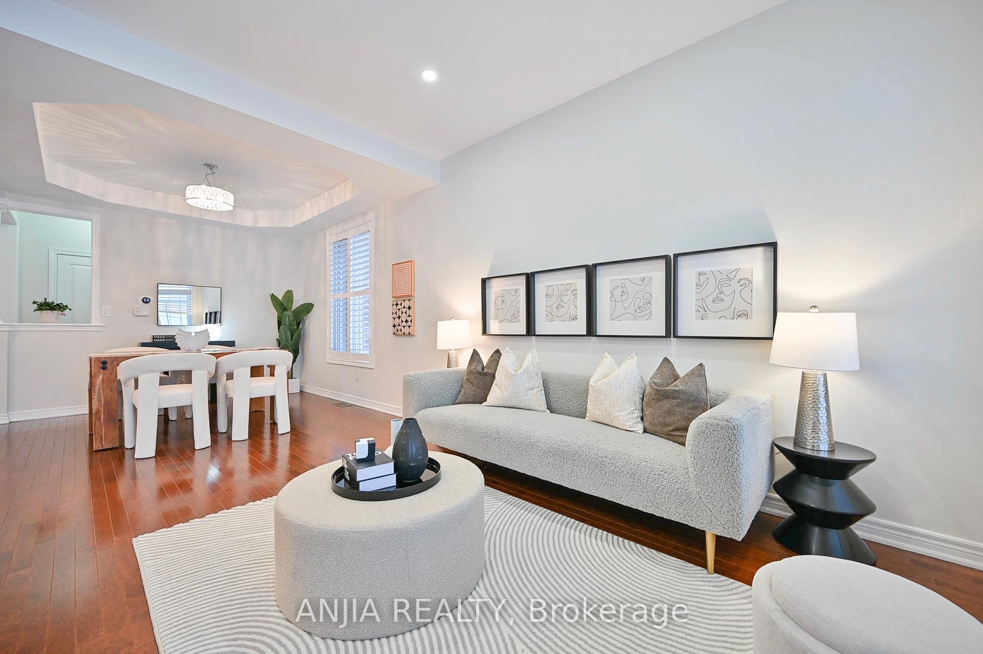 Photo 3 of 65 William Bartlett Drive, Markham, Berczy — HOMEH