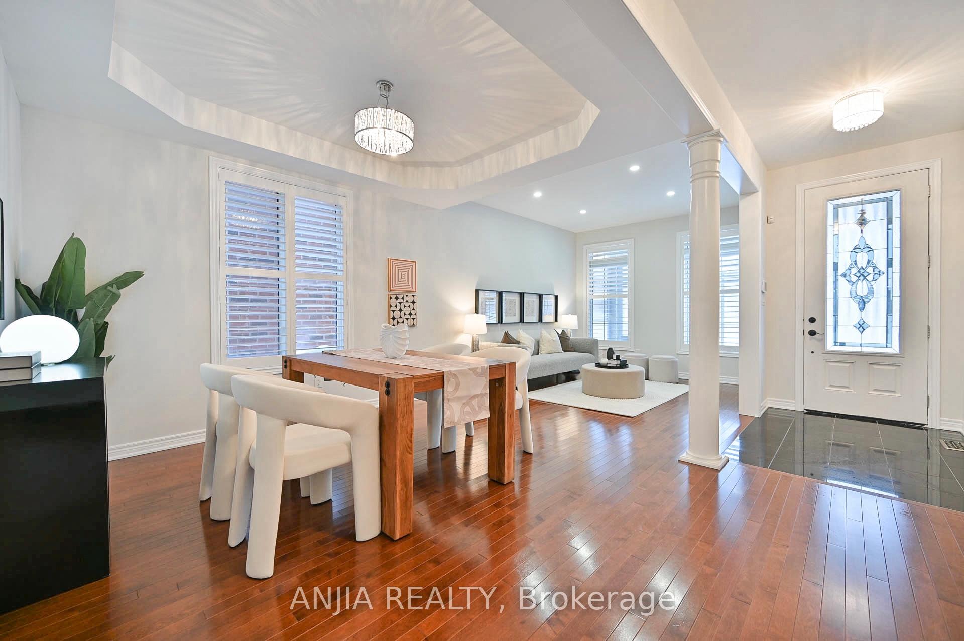 Photo 4 of 65 William Bartlett Drive, Markham, Berczy — HOMEH