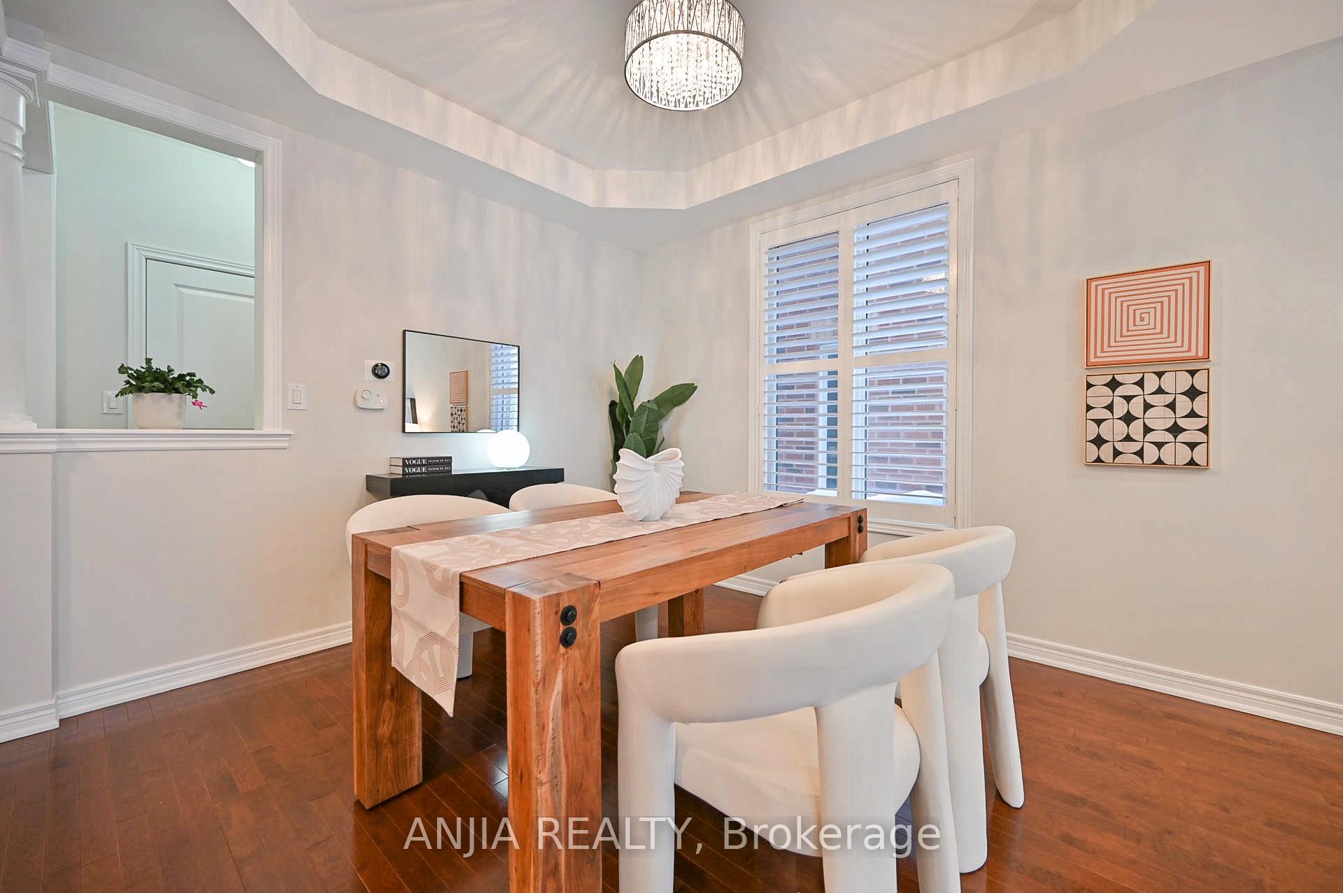 Photo 5 of 65 William Bartlett Drive, Markham, Berczy — HOMEH