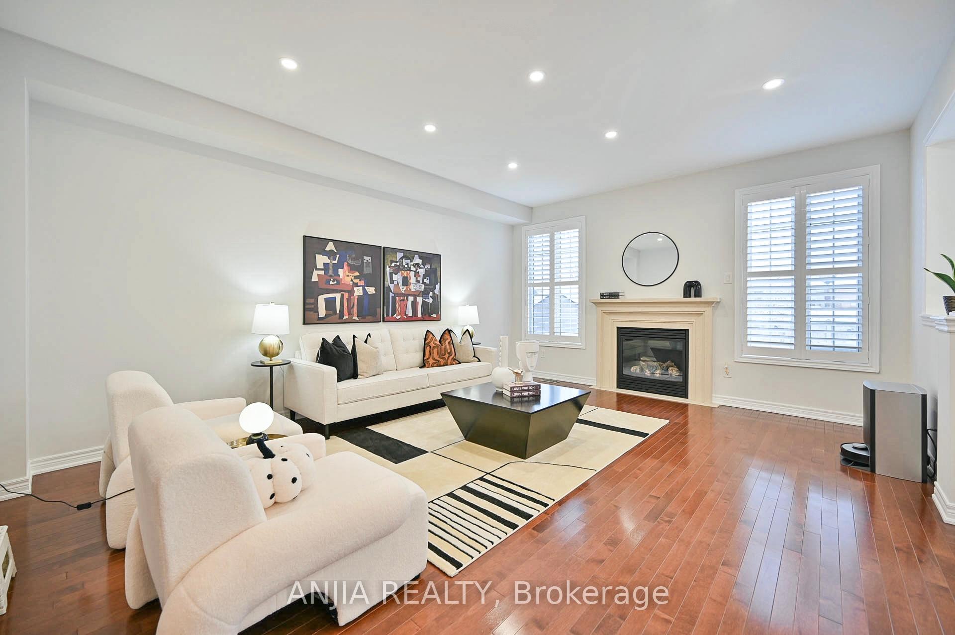 Photo 6 of 65 William Bartlett Drive, Markham, Berczy — HOMEH