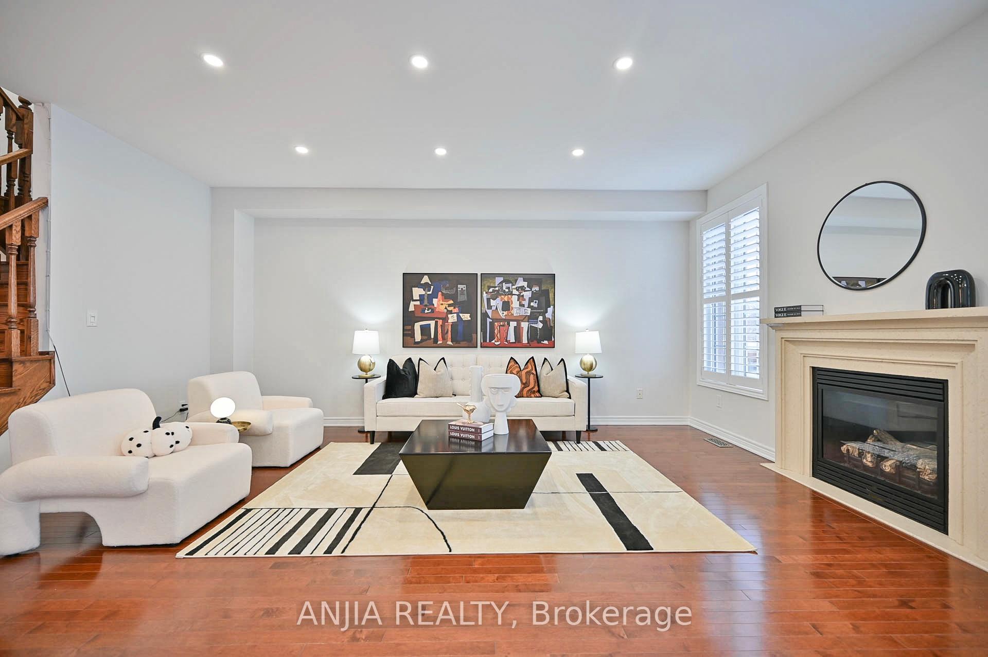 Photo 7 of 65 William Bartlett Drive, Markham, Berczy — HOMEH