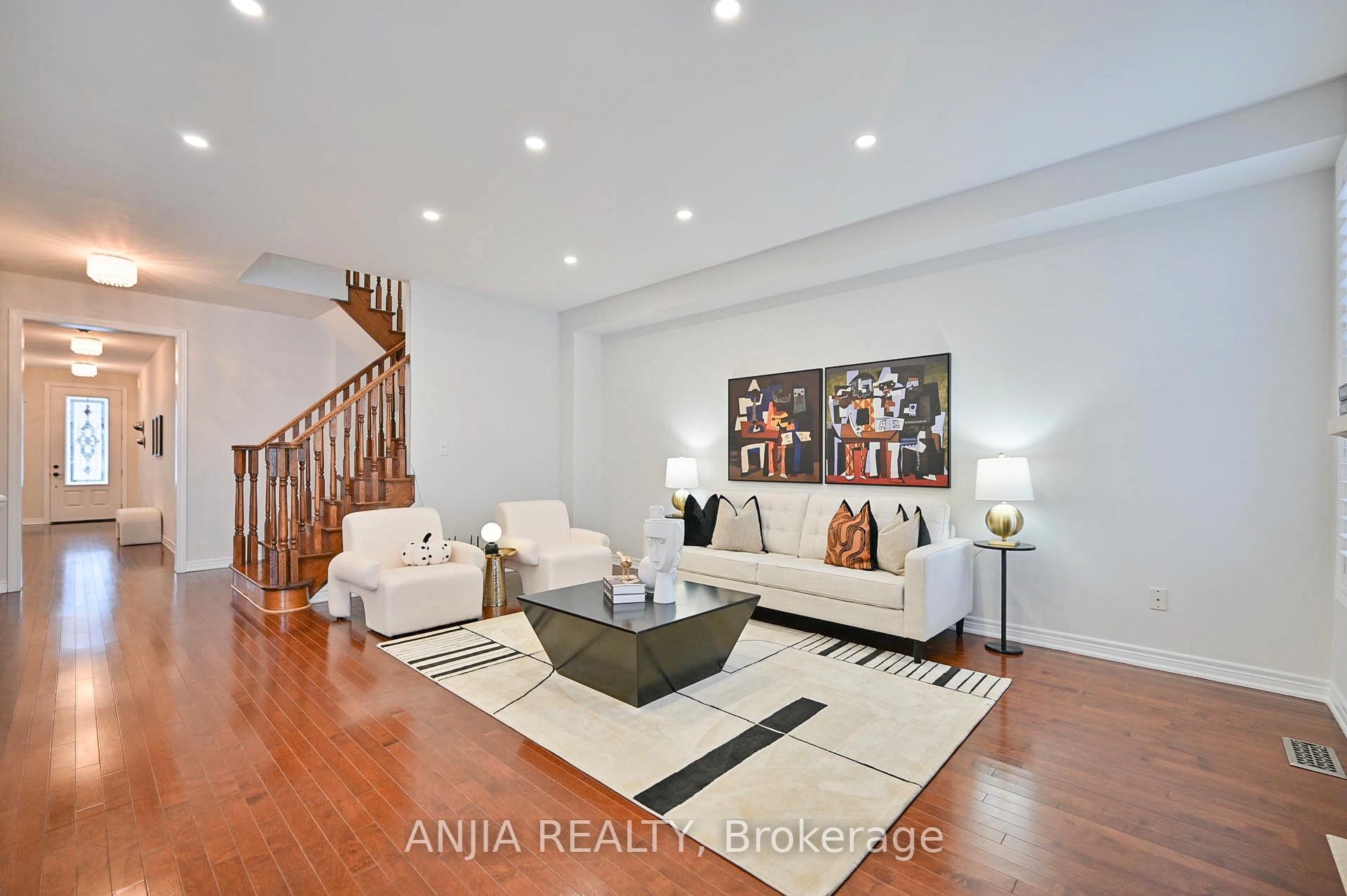 Photo 8 of 65 William Bartlett Drive, Markham, Berczy — HOMEH