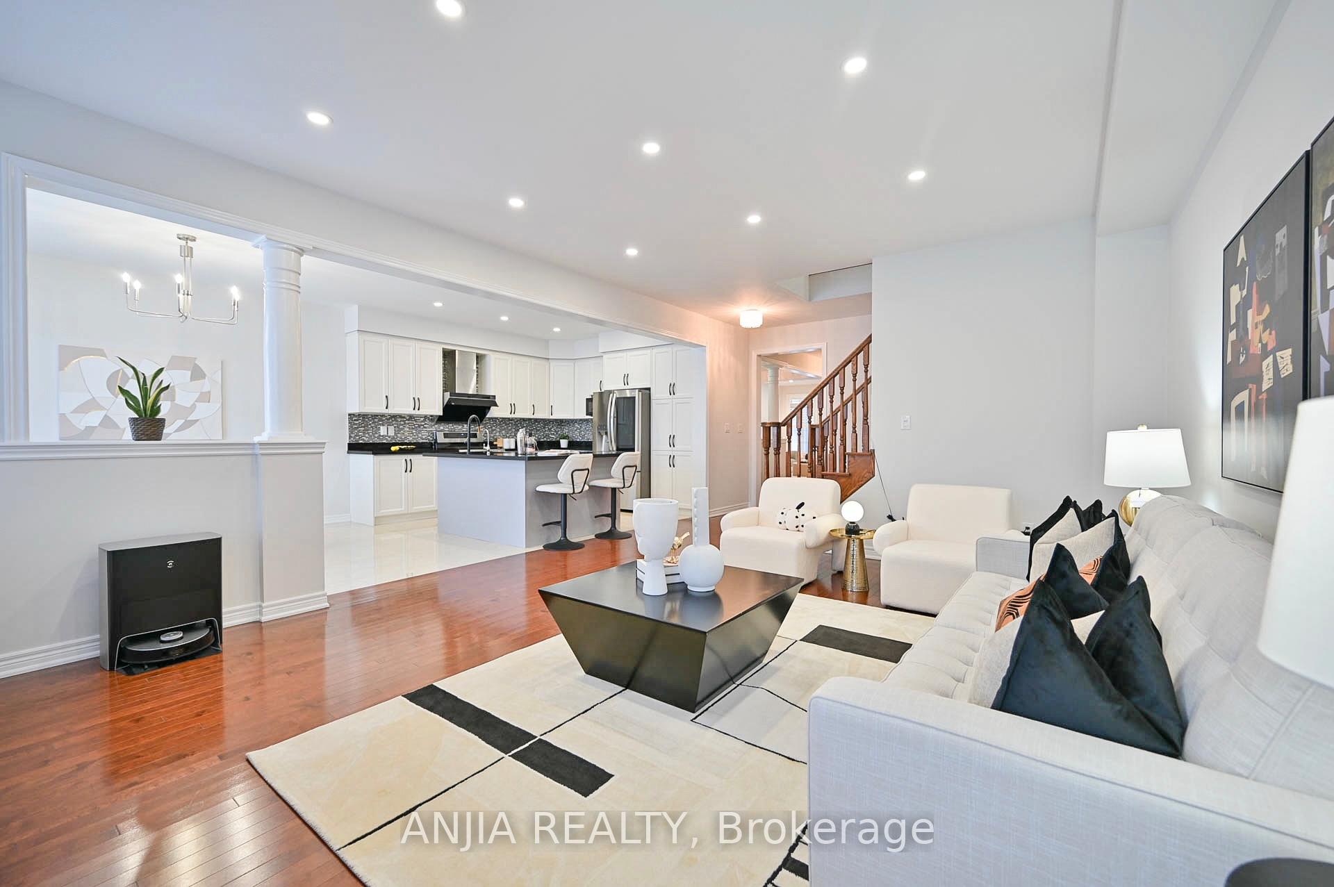 Photo 9 of 65 William Bartlett Drive, Markham, Berczy — HOMEH