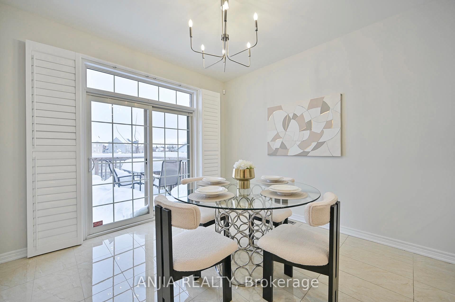 Photo 14 of 65 William Bartlett Drive, Markham, Berczy — HOMEH