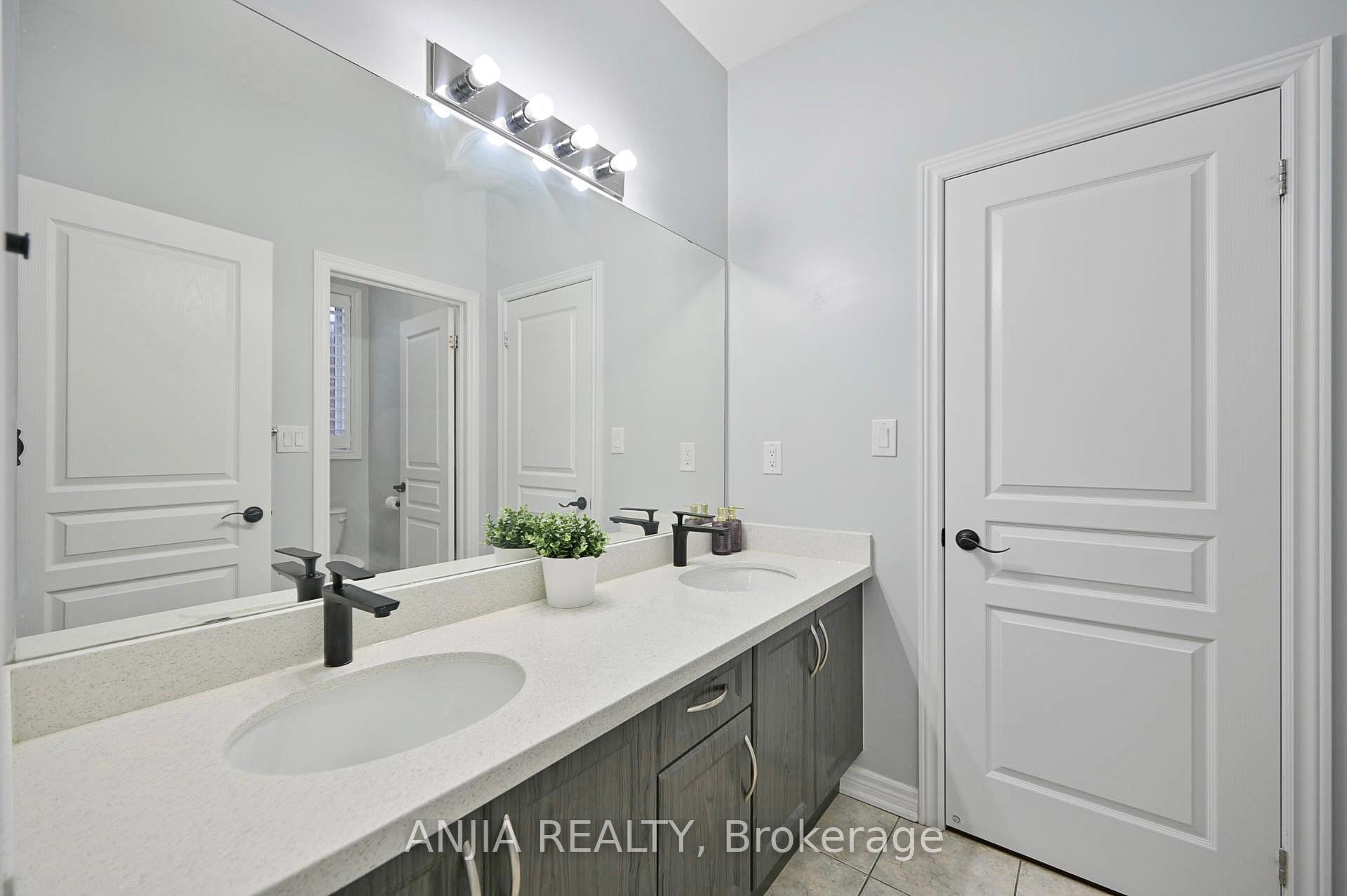 Photo 26 of 65 William Bartlett Drive, Markham, Berczy — HOMEH