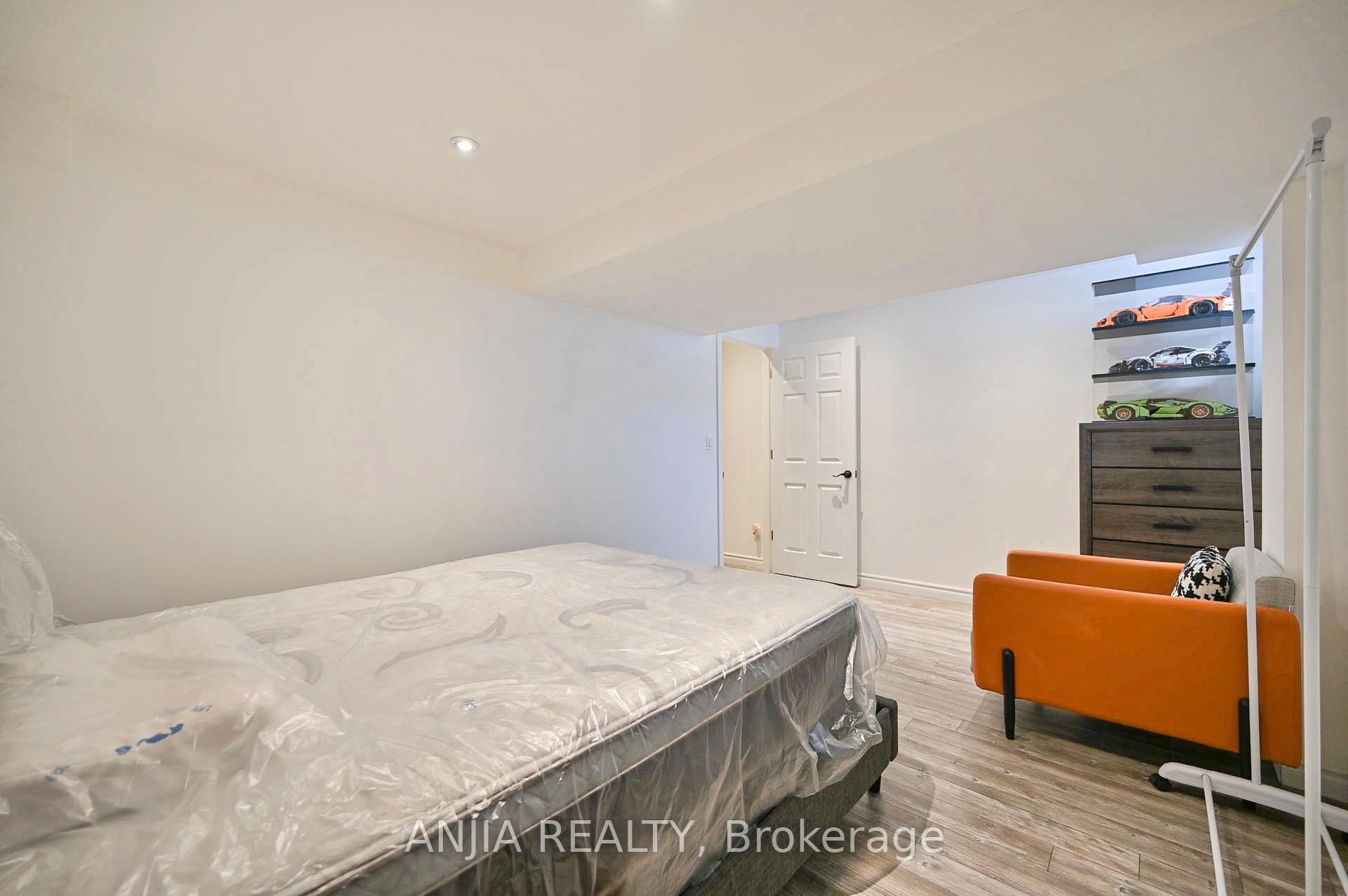 Photo 35 of 65 William Bartlett Drive, Markham, Berczy — HOMEH