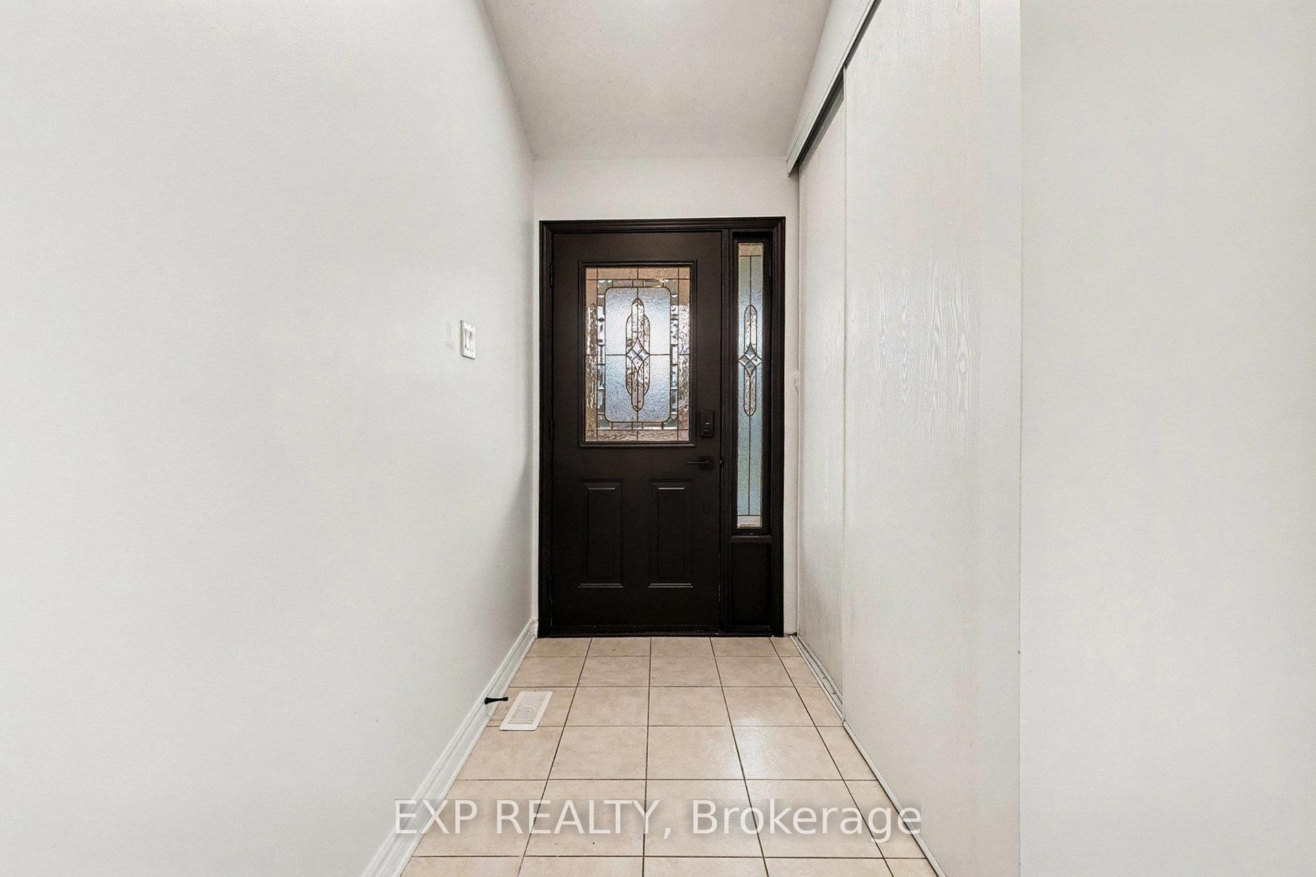 Photo 4 of 17 Windchime Crescent, Ottawa, Barrhaven East — HOMEH