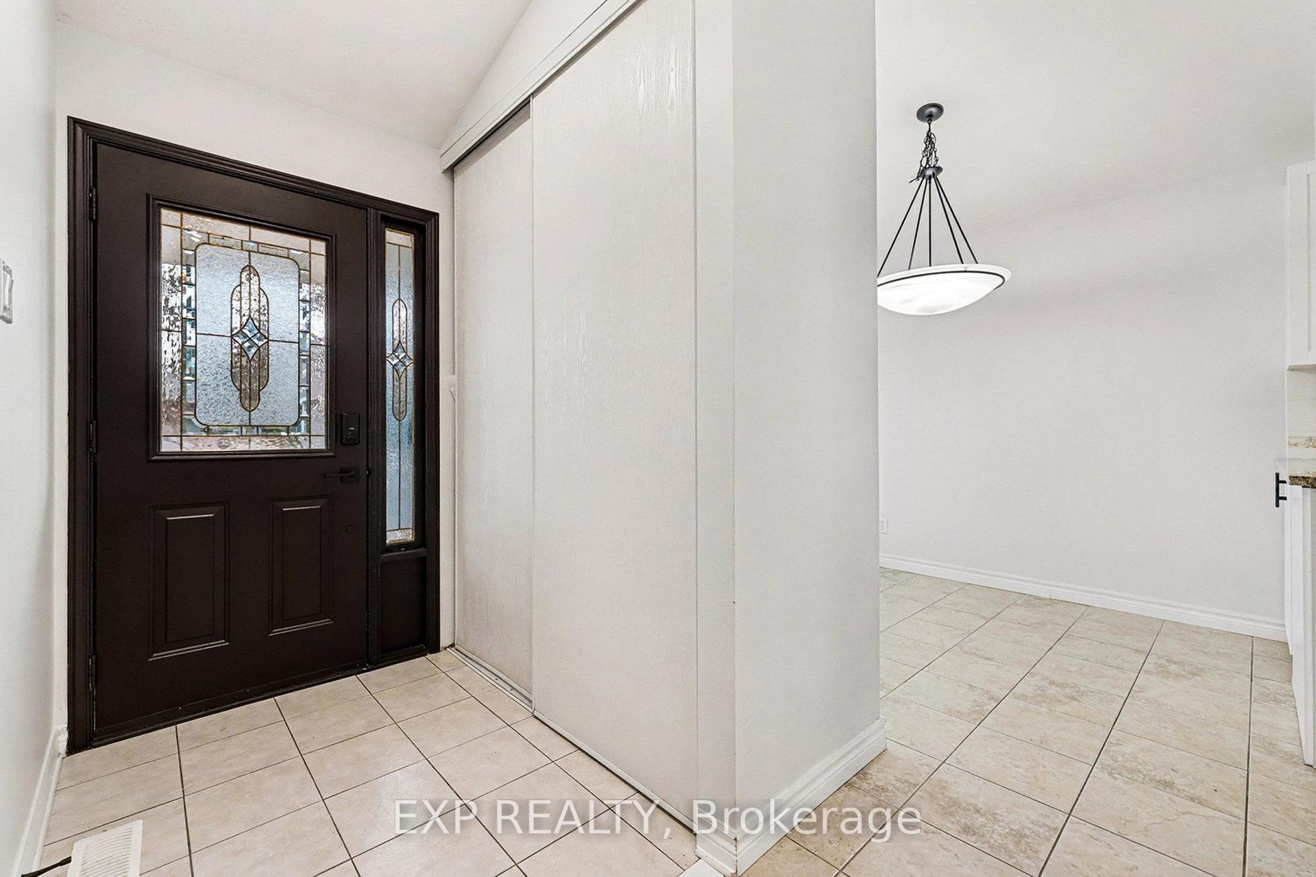 Photo 5 of 17 Windchime Crescent, Ottawa, Barrhaven East — HOMEH