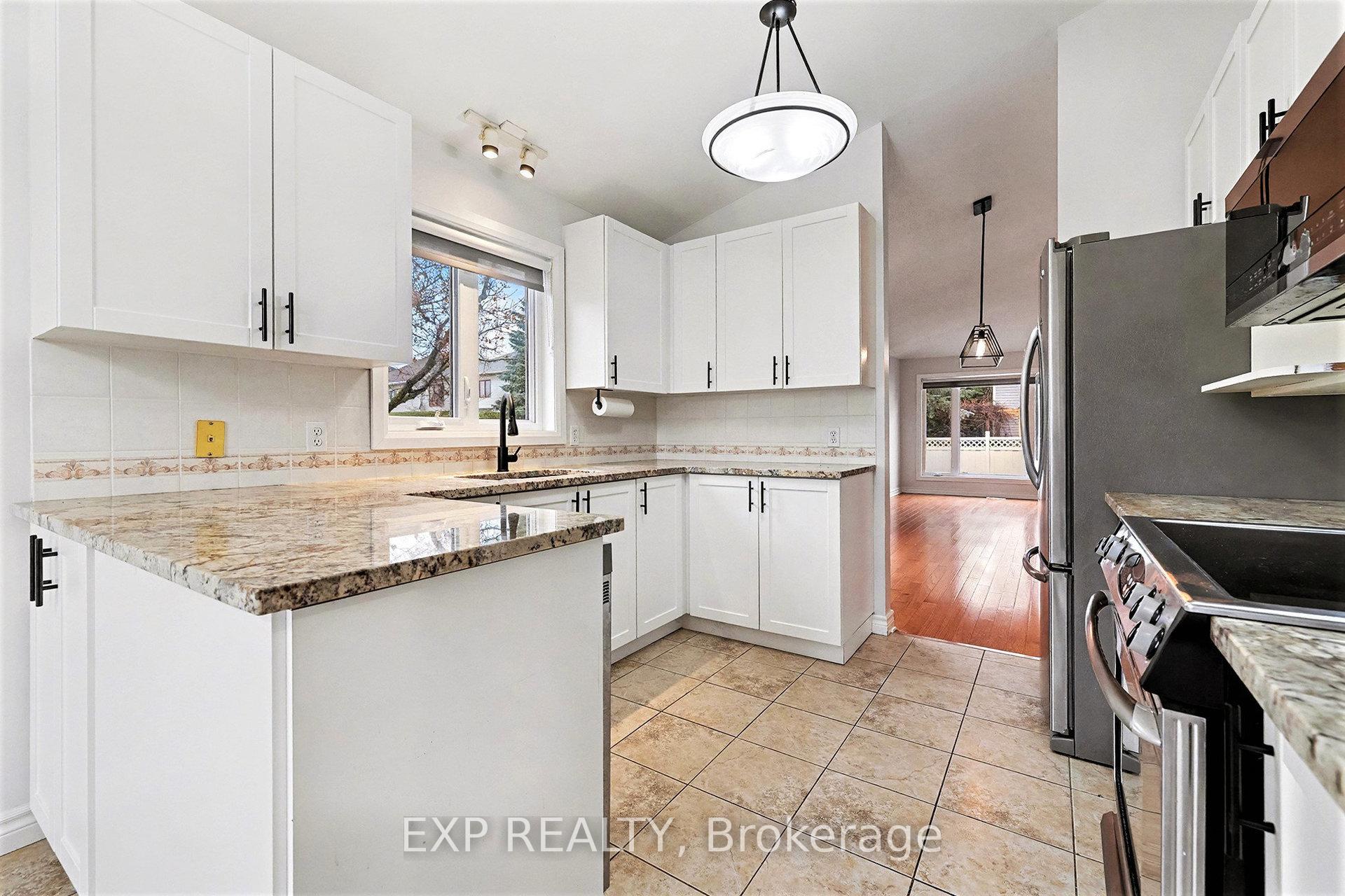 Photo 11 of 17 Windchime Crescent, Ottawa, Barrhaven East — HOMEH