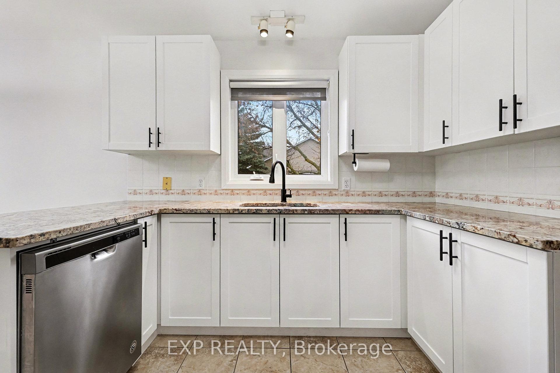 Photo 12 of 17 Windchime Crescent, Ottawa, Barrhaven East — HOMEH