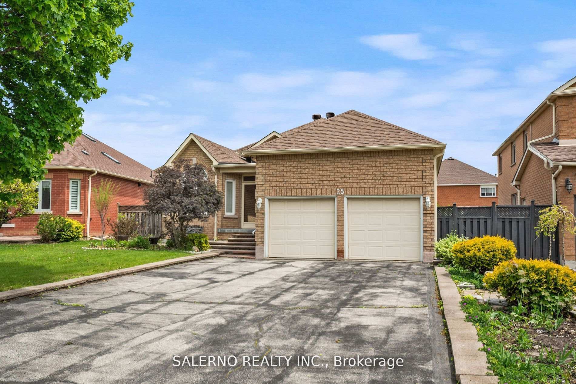 Photo 1 of 25 Lockheed Avenue, Vaughan, Maple — HOMEH