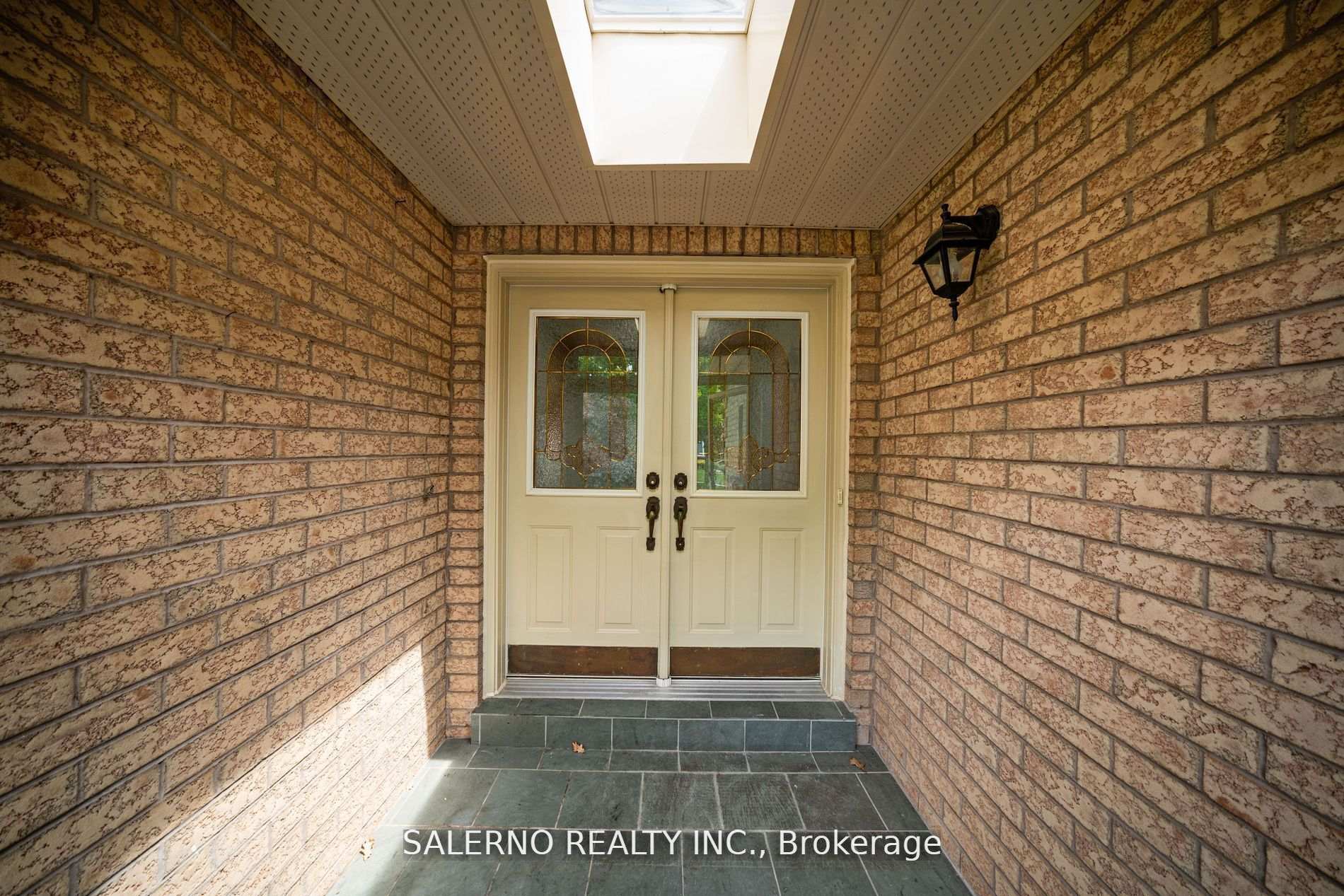 Photo 5 of 25 Lockheed Avenue, Vaughan, Maple — HOMEH