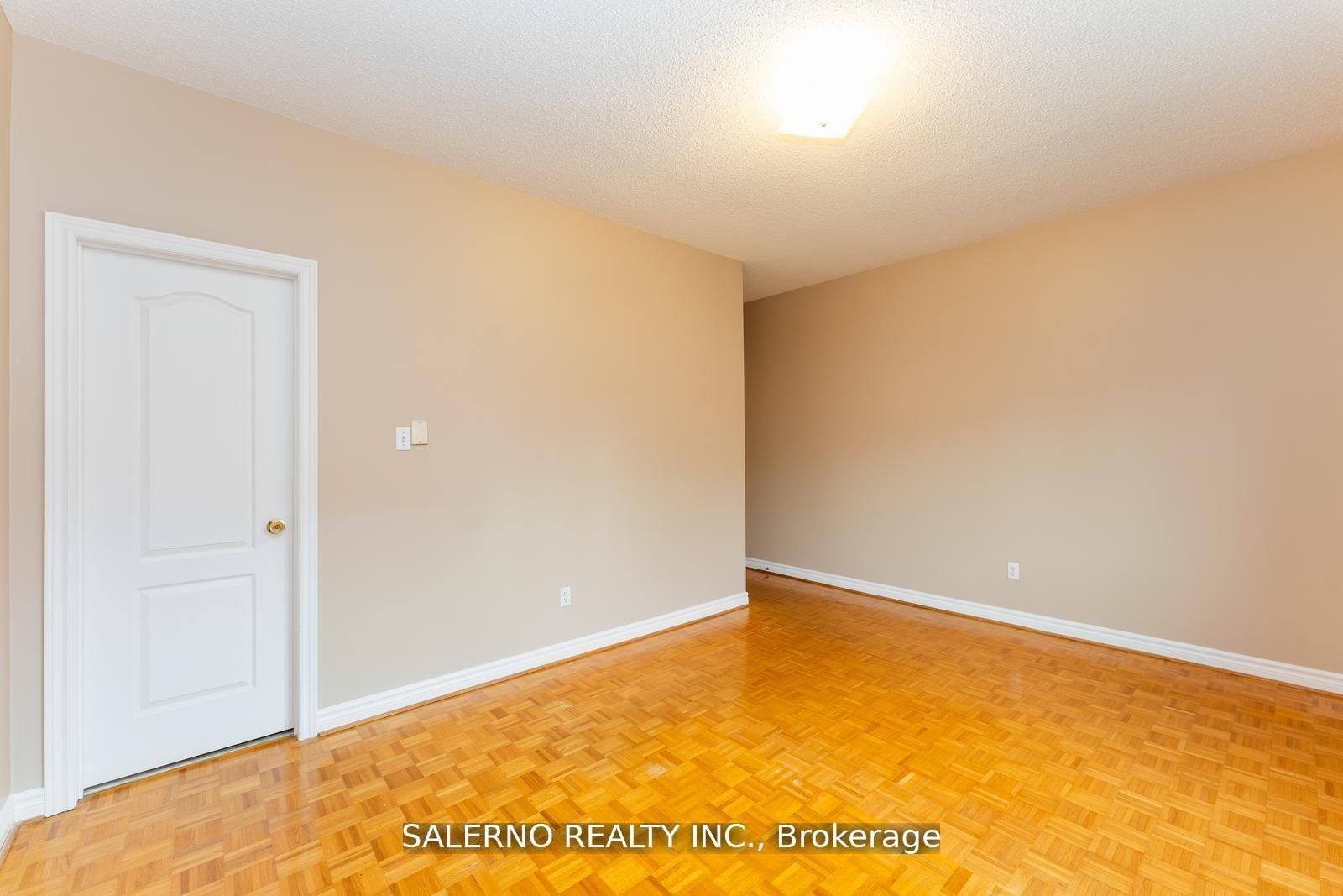 Photo 21 of 25 Lockheed Avenue, Vaughan, Maple — HOMEH