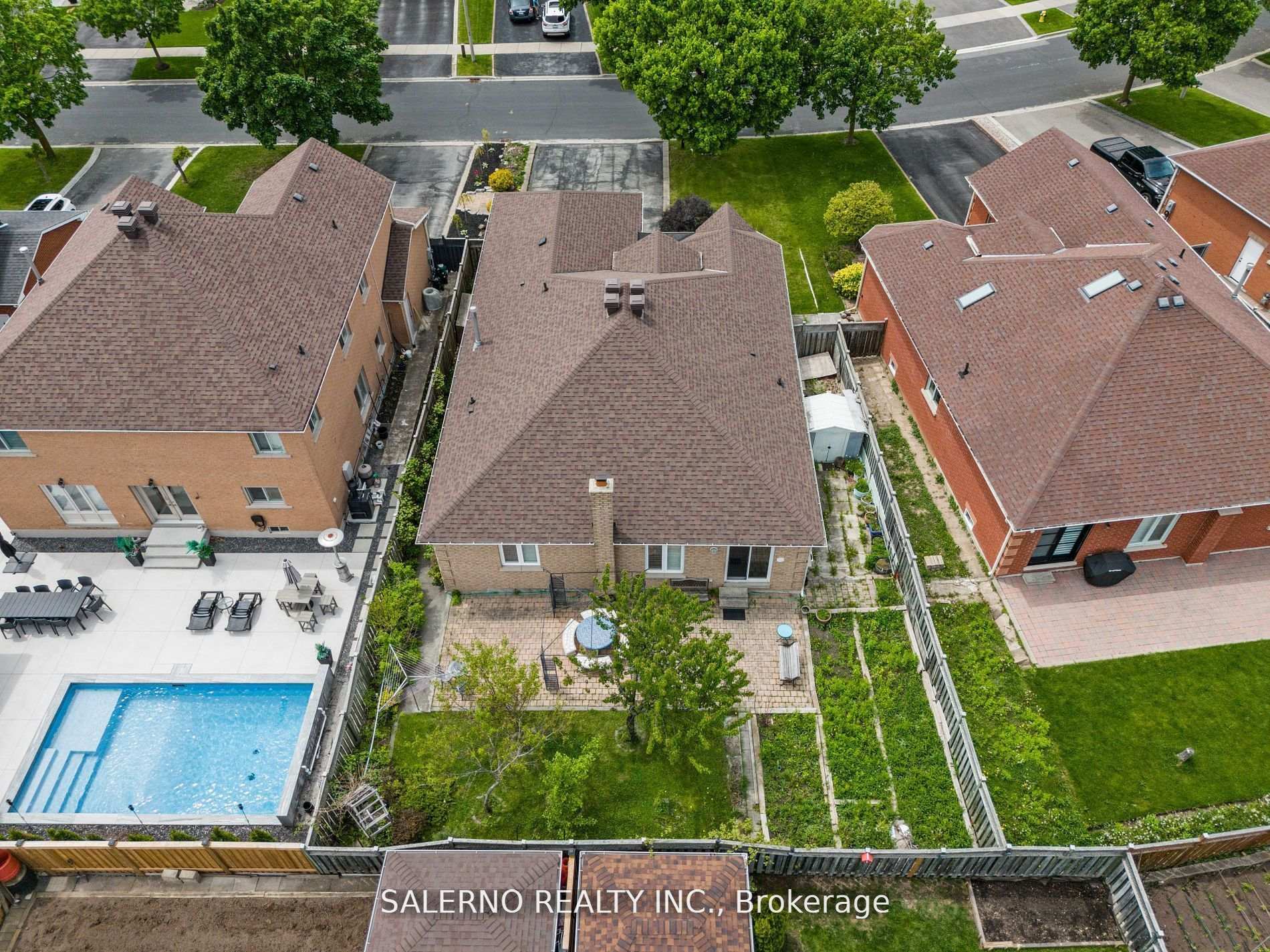 Photo 39 of 25 Lockheed Avenue, Vaughan, Maple — HOMEH