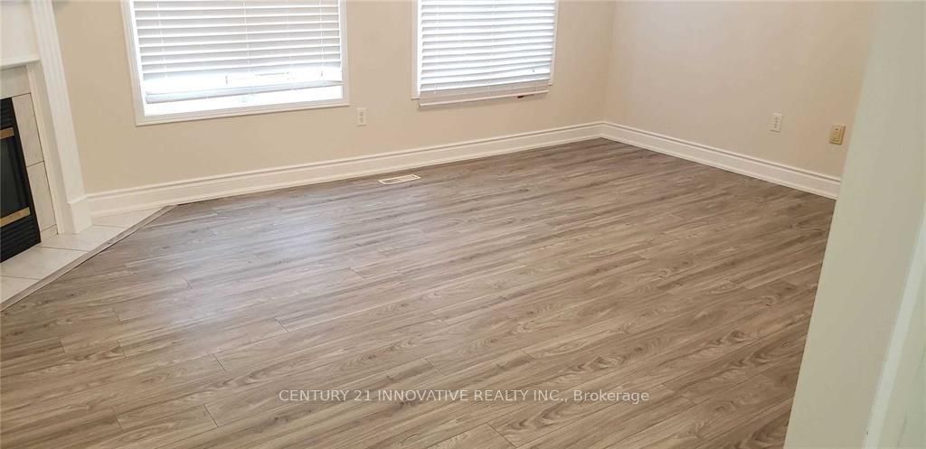 Photo 5 of Unit Upper, 32 Yellowood Circle, Vaughan, Patterson — HOMEH