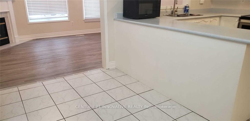 Photo 9 of Unit Upper, 32 Yellowood Circle, Vaughan, Patterson — HOMEH