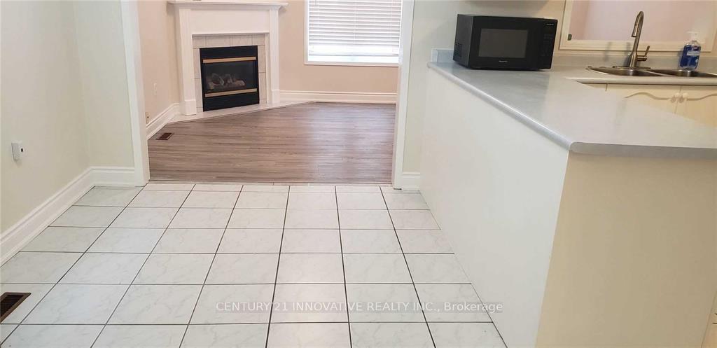 Photo 10 of Unit Upper, 32 Yellowood Circle, Vaughan, Patterson — HOMEH