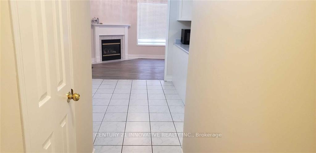 Photo 11 of Unit Upper, 32 Yellowood Circle, Vaughan, Patterson — HOMEH