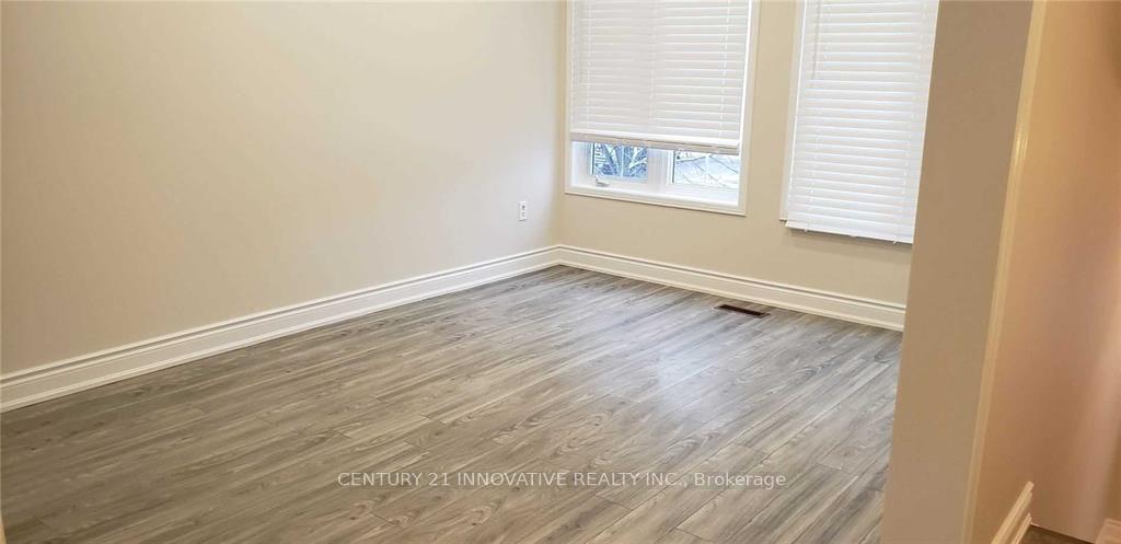 Photo 12 of Unit Upper, 32 Yellowood Circle, Vaughan, Patterson — HOMEH