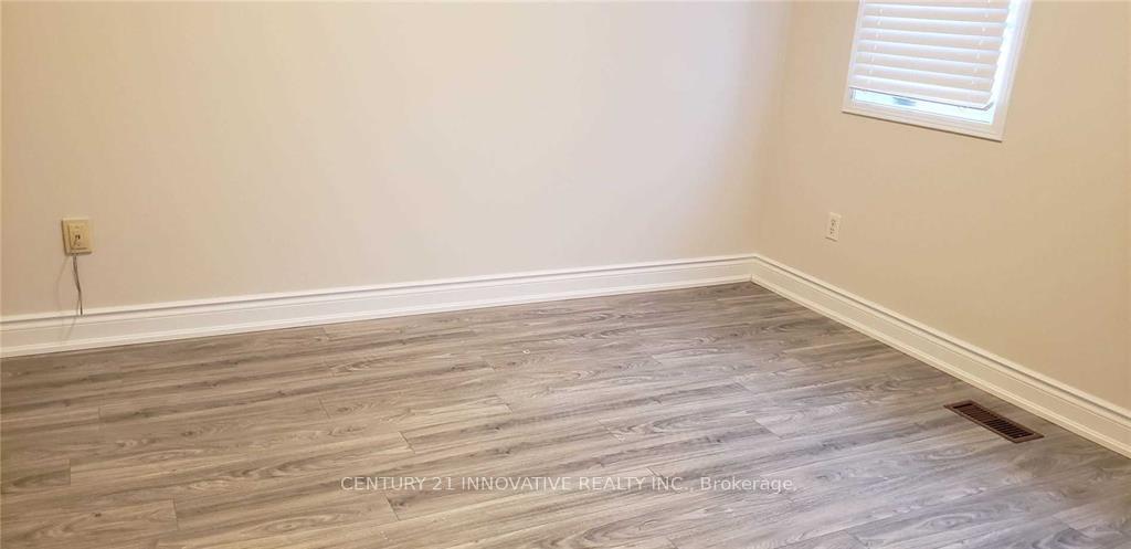Photo 15 of Unit Upper, 32 Yellowood Circle, Vaughan, Patterson — HOMEH