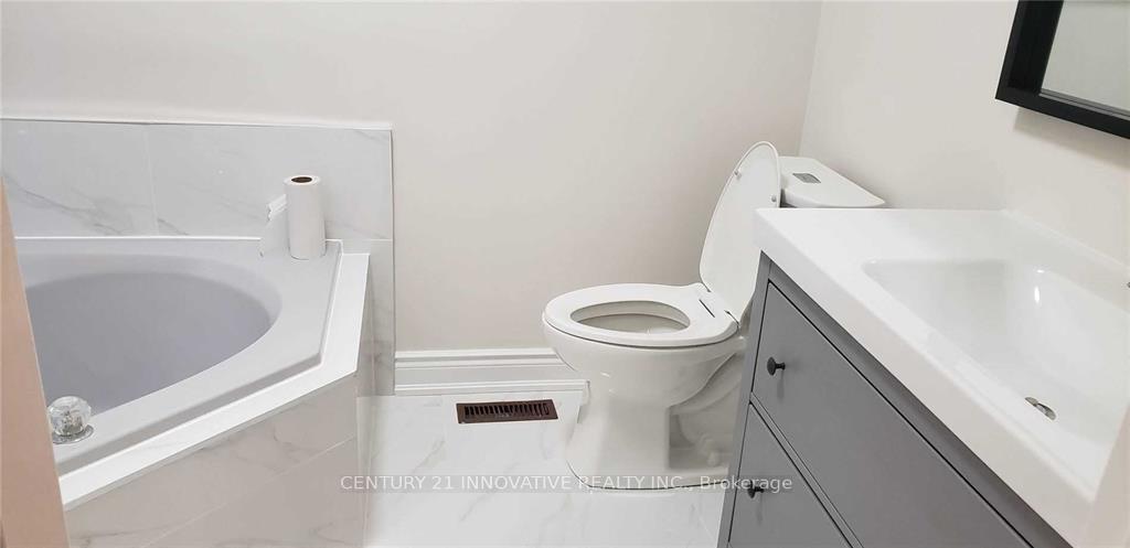 Photo 23 of Unit Upper, 32 Yellowood Circle, Vaughan, Patterson — HOMEH