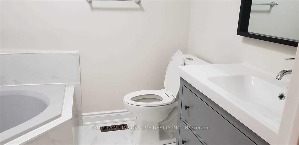 Photo 24 of Unit Upper, 32 Yellowood Circle, Vaughan, Patterson — HOMEH