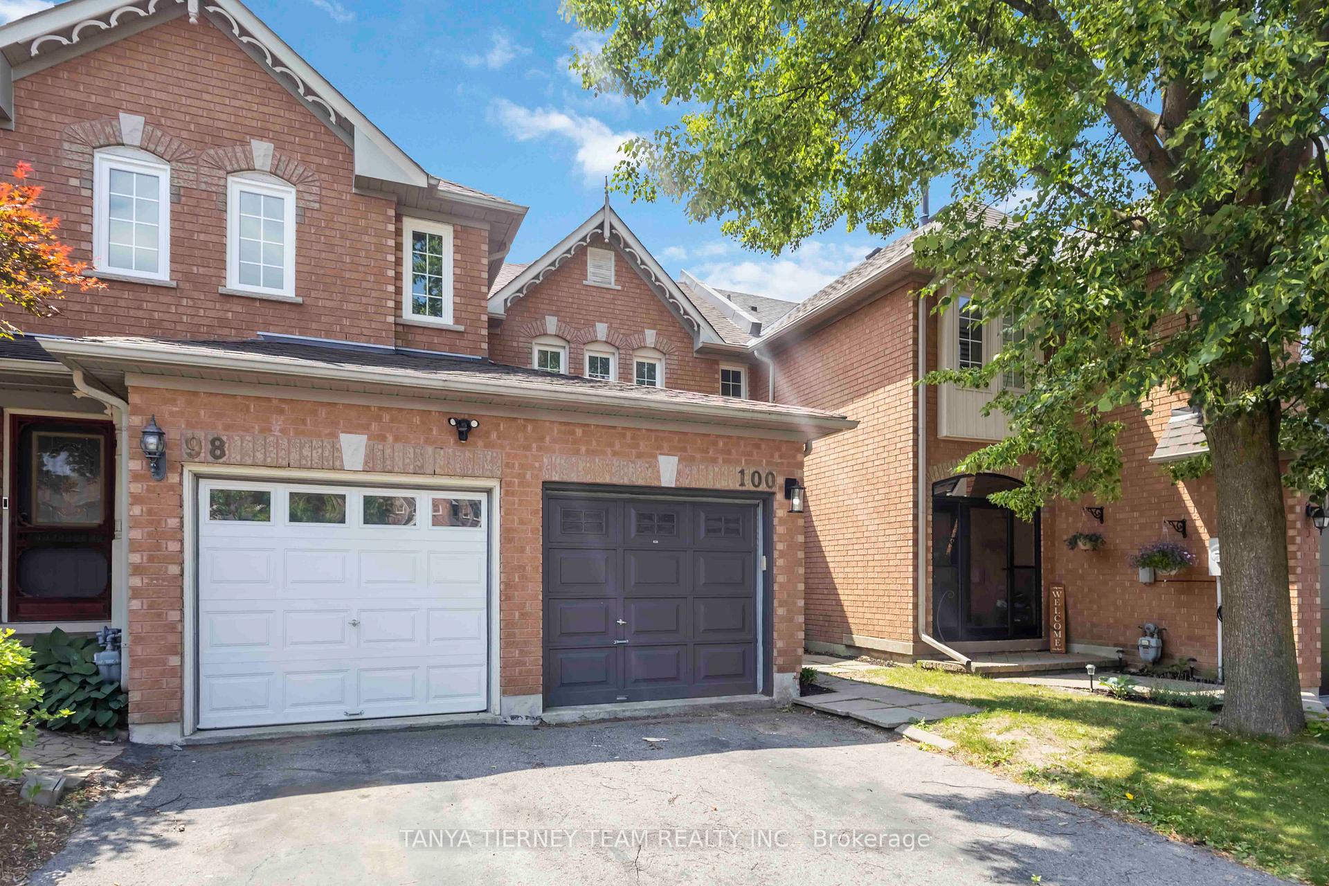 Photo 3 of 100 Zachary Place, Whitby, Brooklin — HOMEH